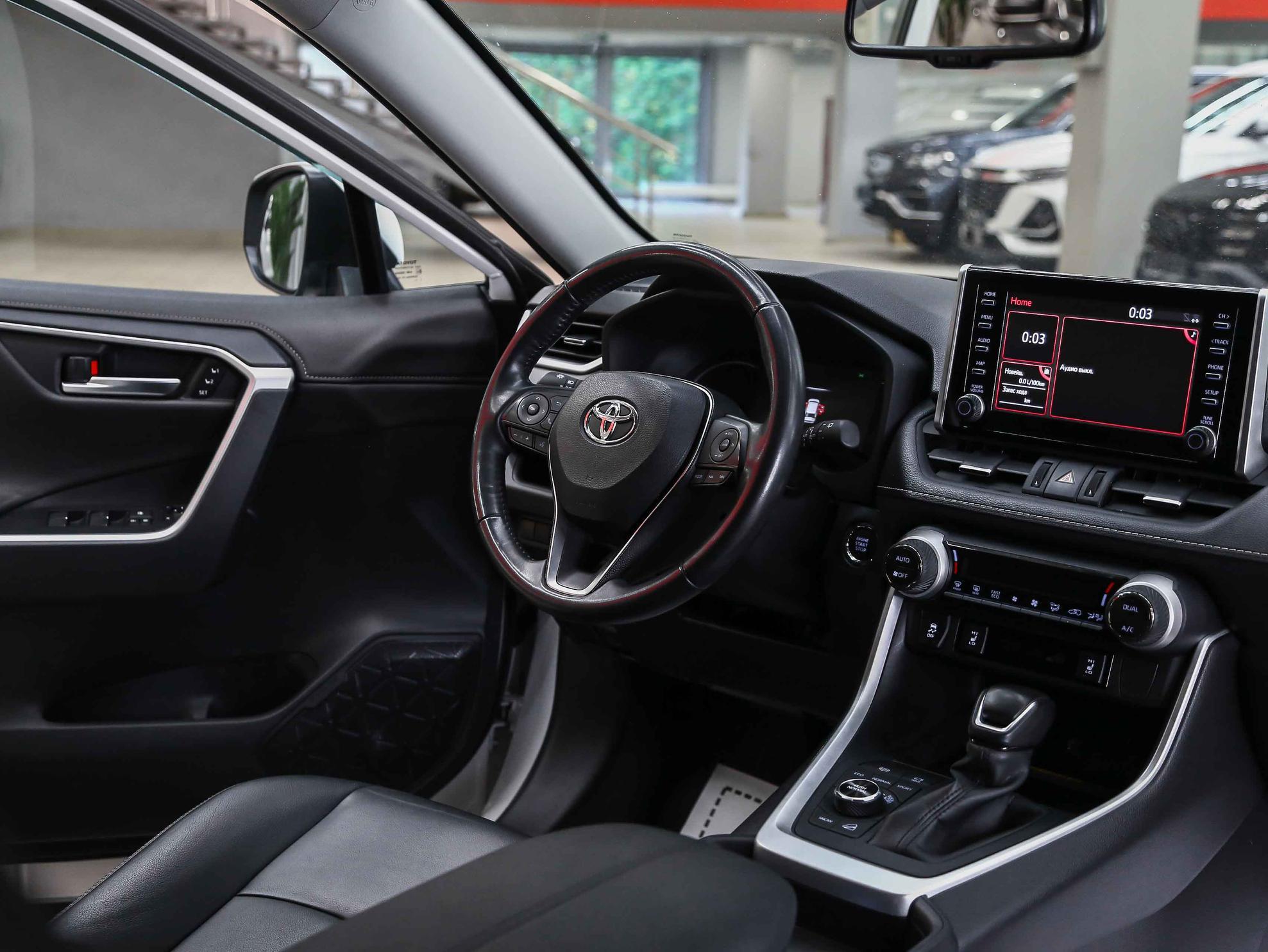 Toyota RAV4 2022, белый, ДЦ Орехово