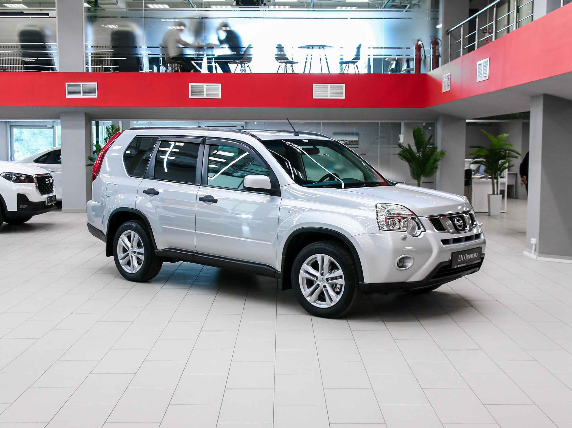 Nissan X-Trail 2011, серебряный, ДЦ Орехово