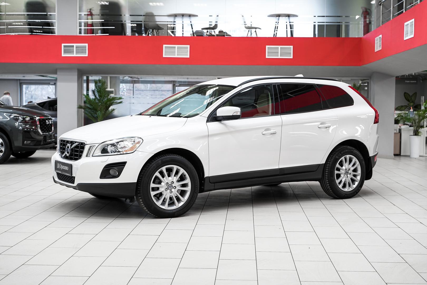 Volvo XC60 2010, белый, ДЦ Орехово