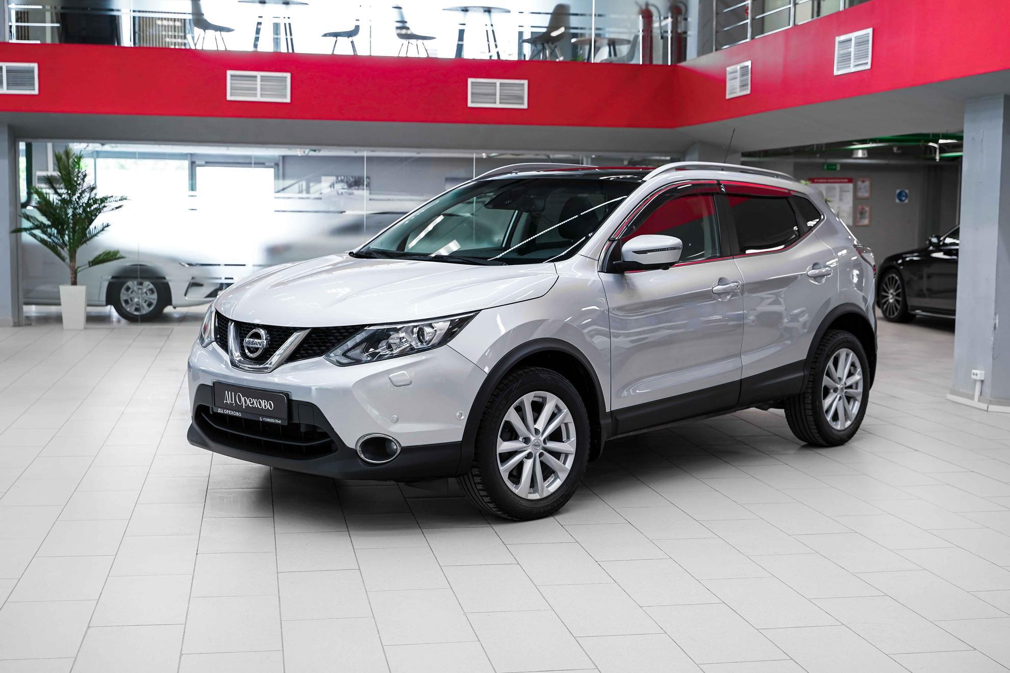 Nissan Qashqai 2015, серебряный, ДЦ Орехово