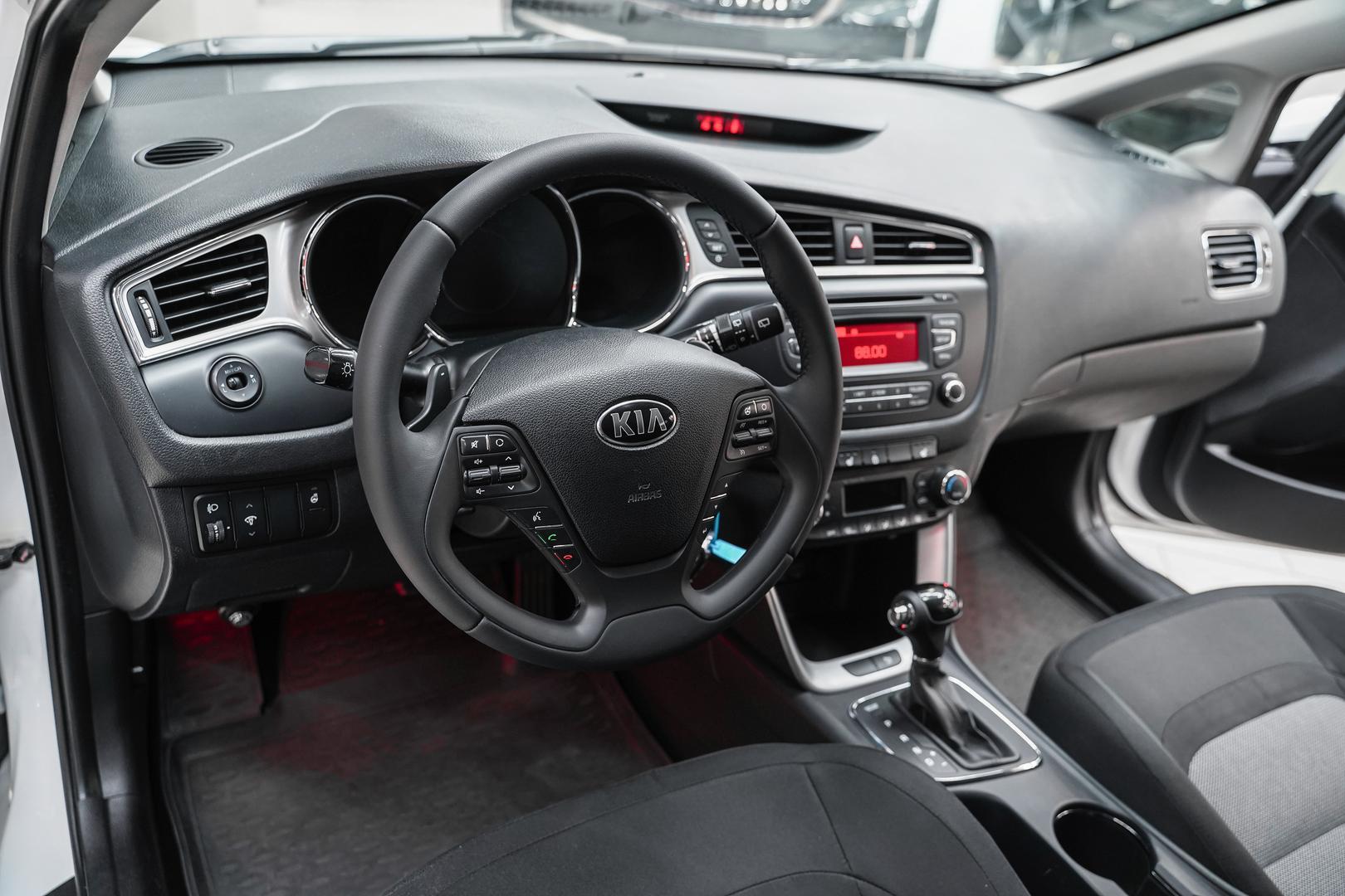 Kia Ceed 2016, белый, ДЦ Орехово