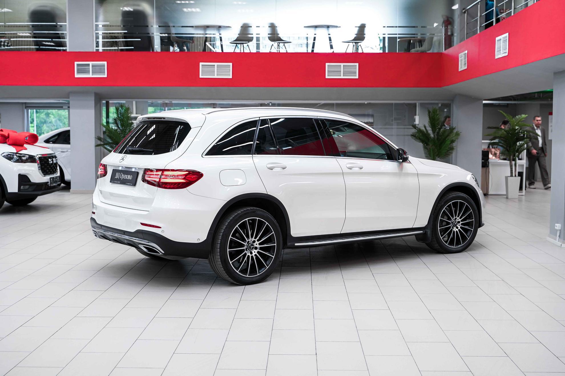 Mercedes-Benz GLC 2016, белый, ДЦ Орехово