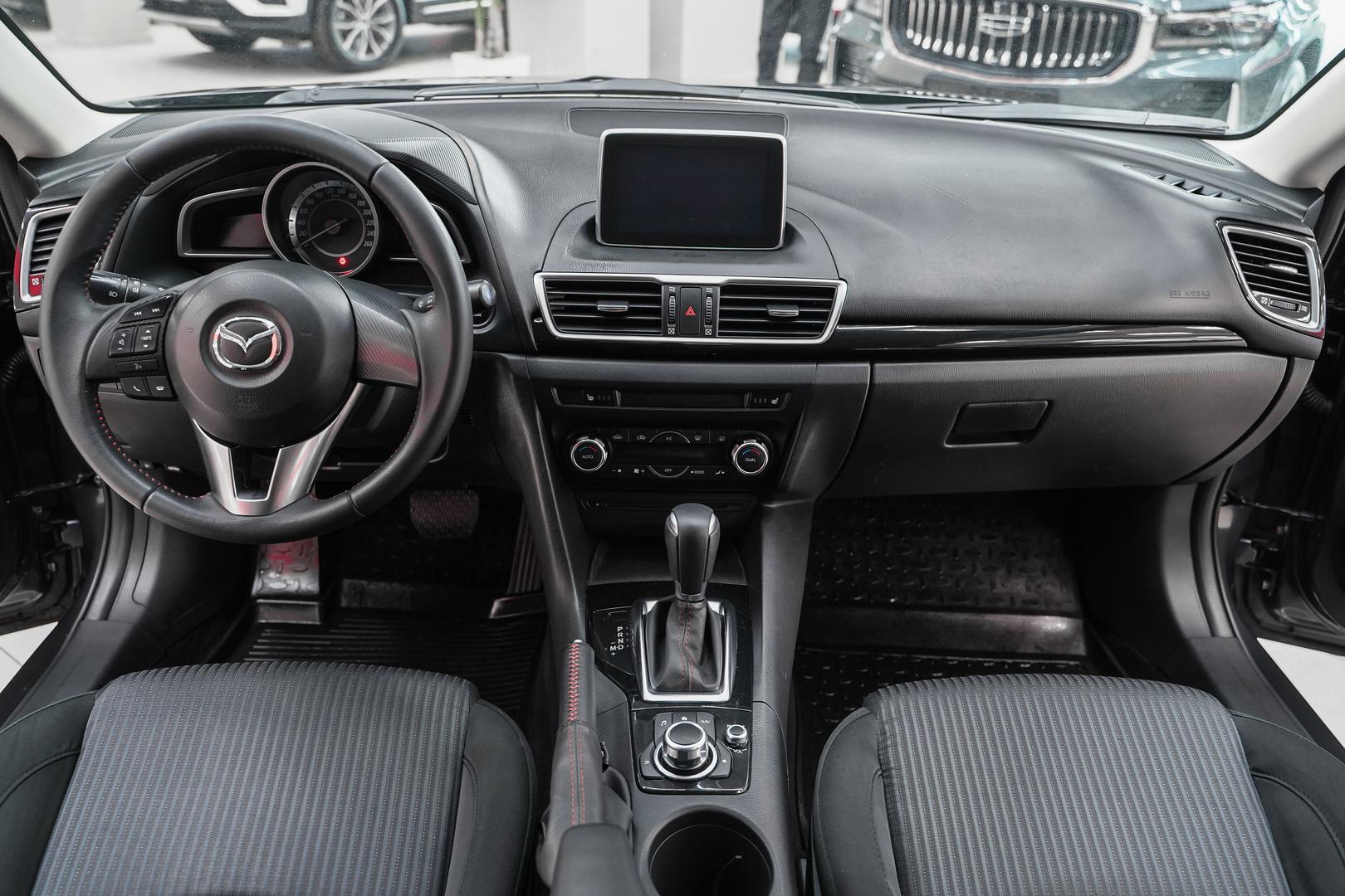 Mazda 3 2015, серый, ДЦ Орехово