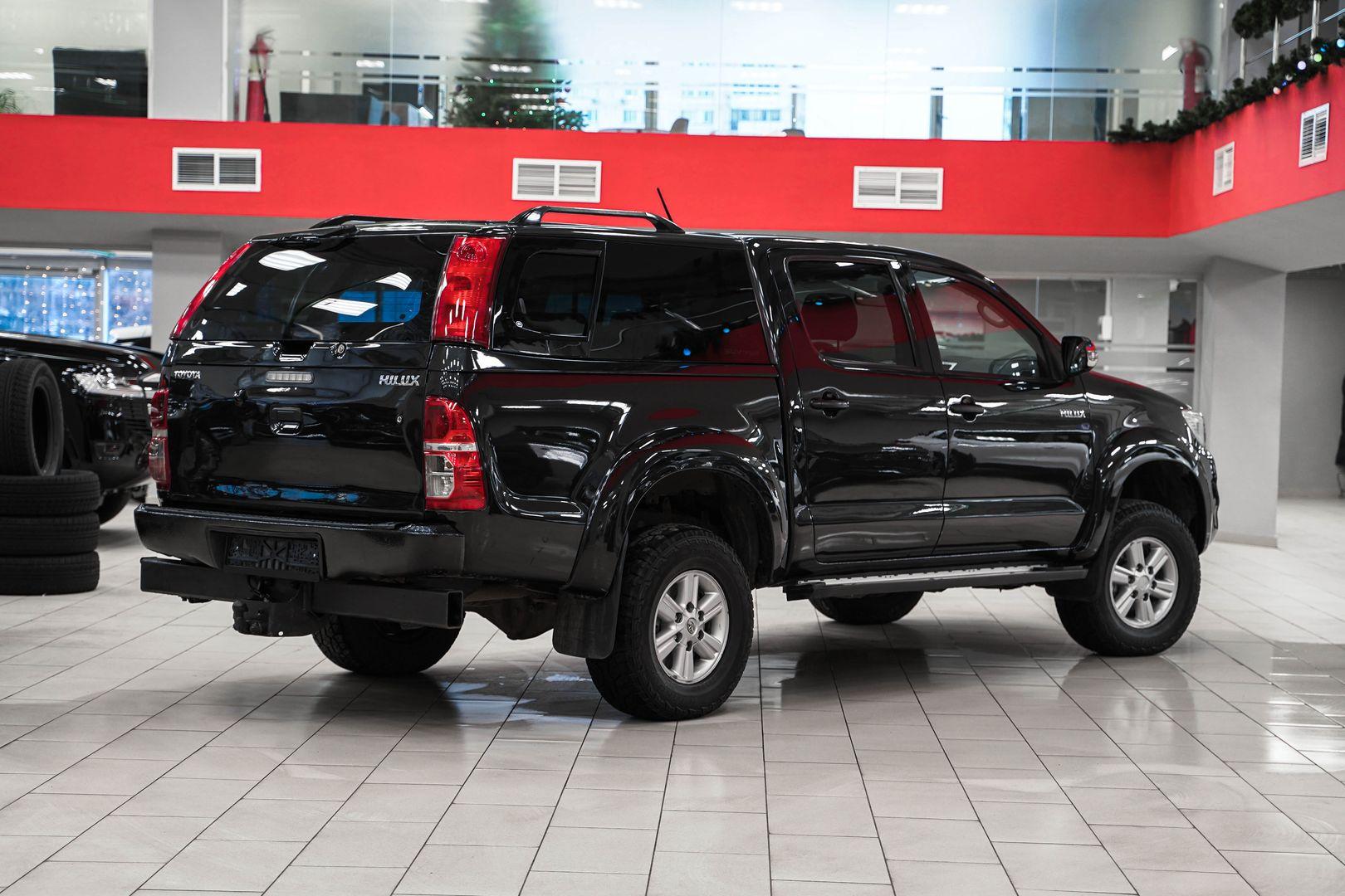 Toyota Hilux 2011, черный, ДЦ Орехово