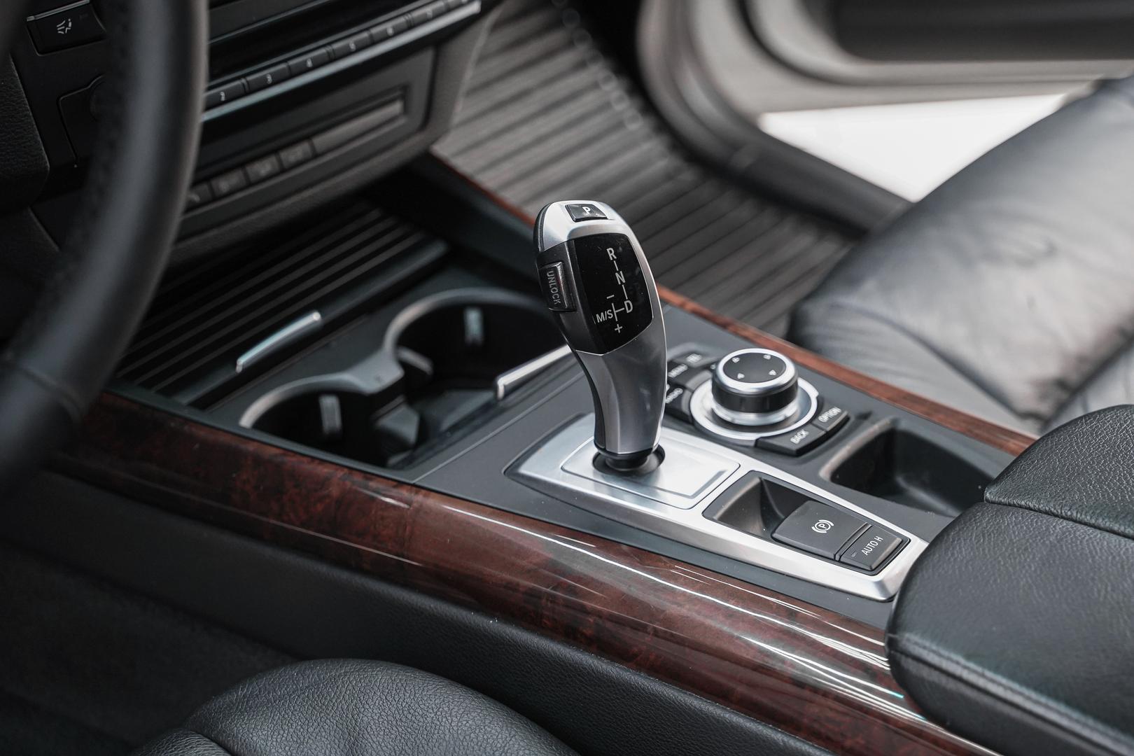 BMW X5 2013, белый, ДЦ Орехово