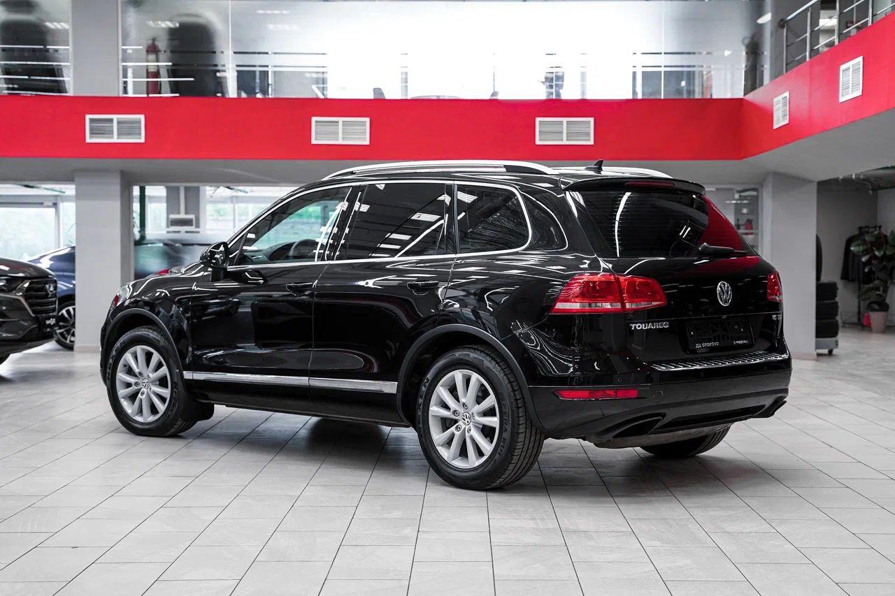 Volkswagen Touareg 2011, черный, ДЦ Орехово