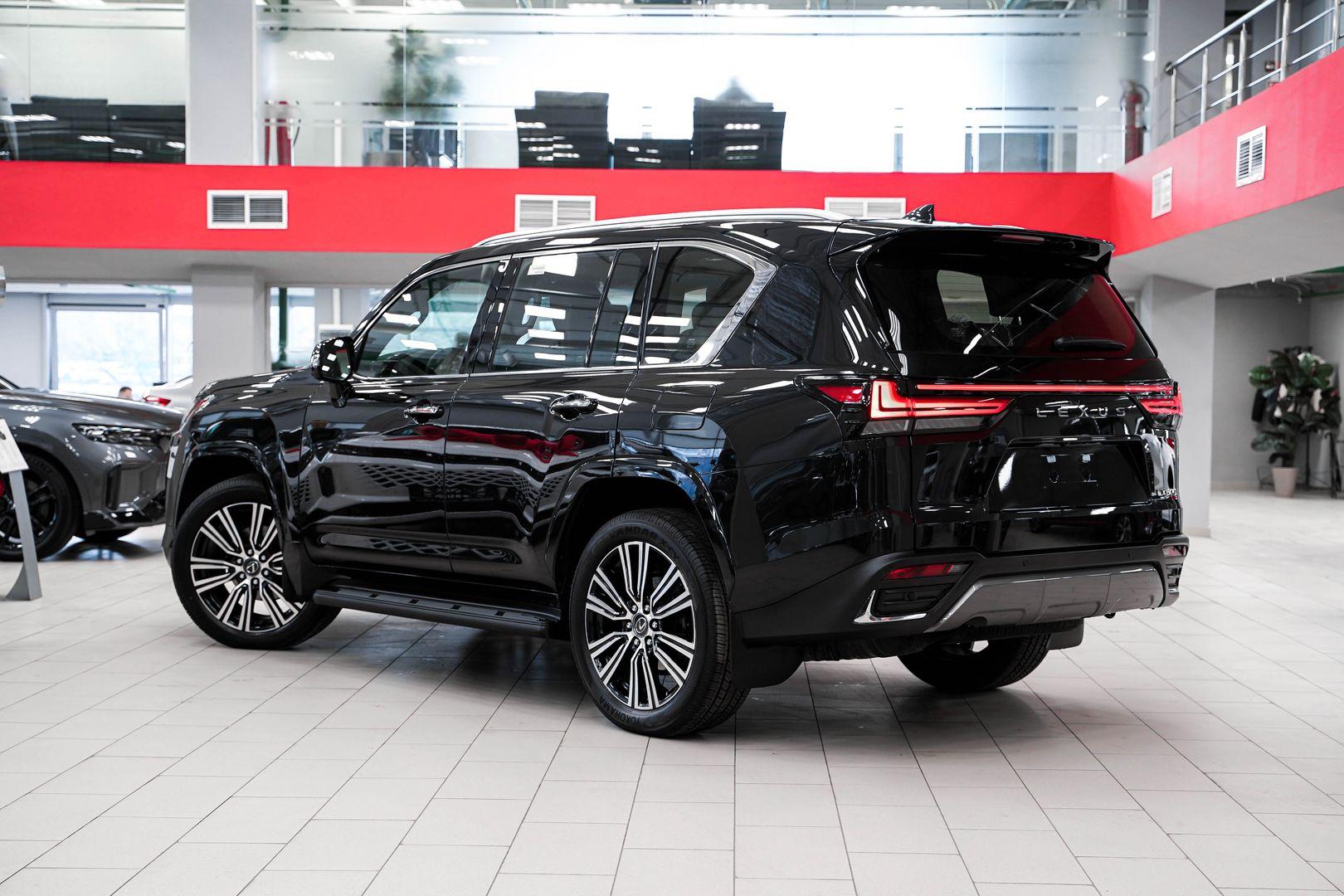 Lexus LX 2024, черный, ДЦ Орехово