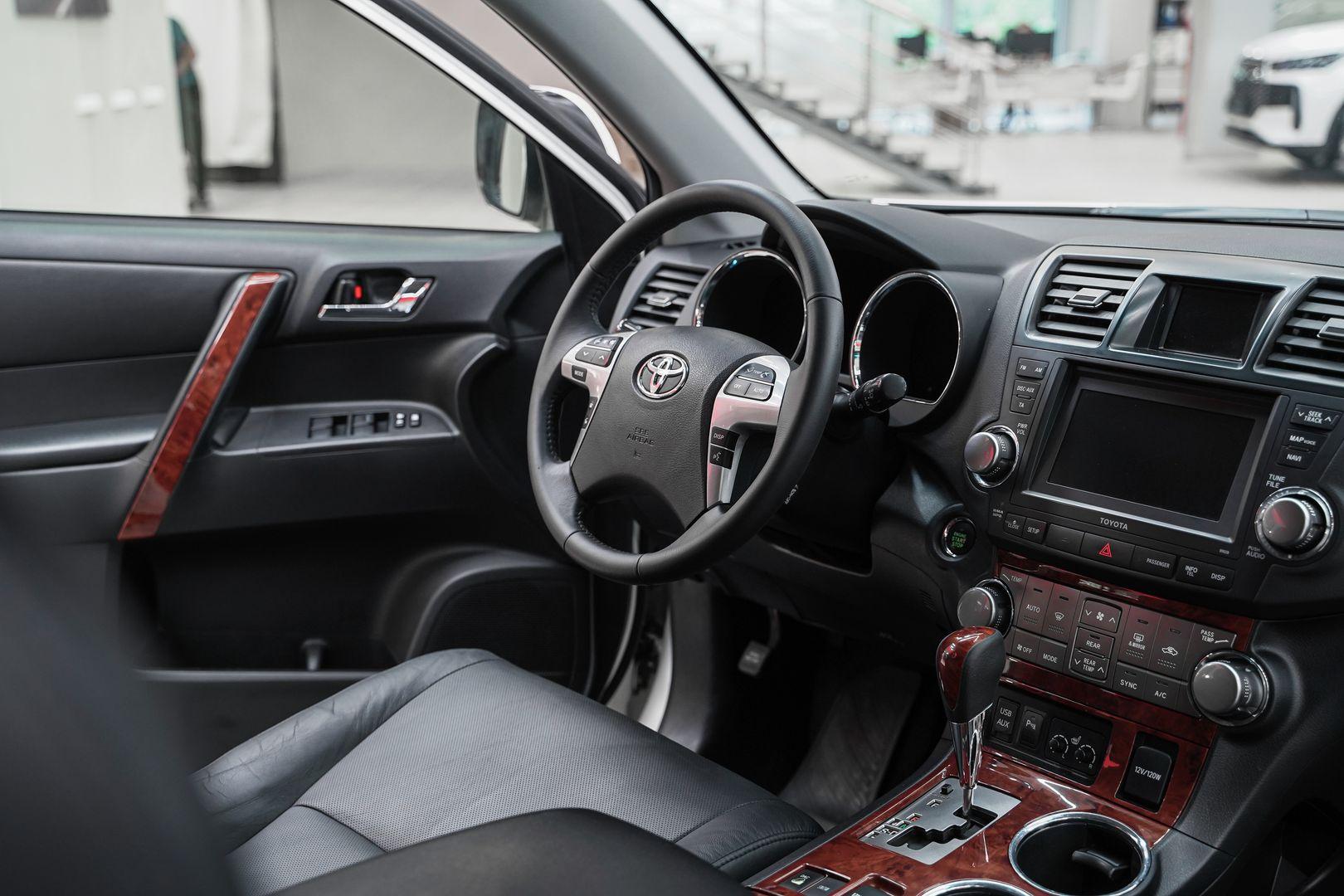 Toyota Highlander 2011, белый, ДЦ Орехово