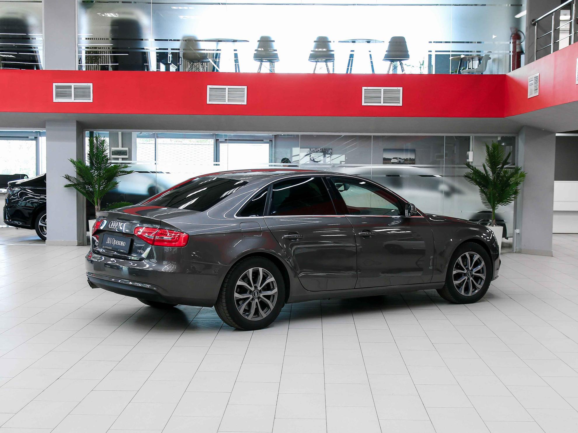Audi A4 2015, серый, ДЦ Орехово