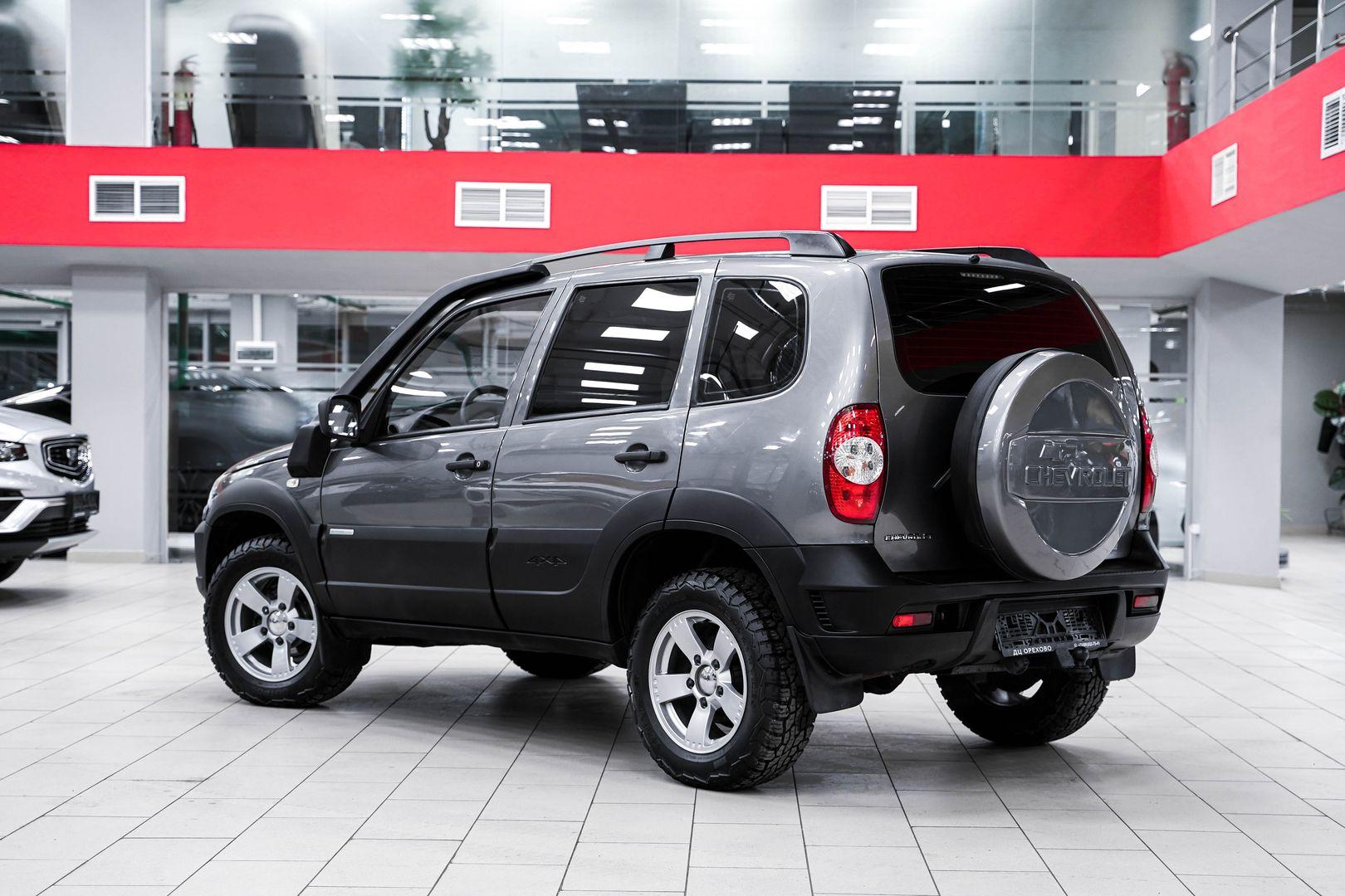 Chevrolet Niva 2013, серый, ДЦ Орехово