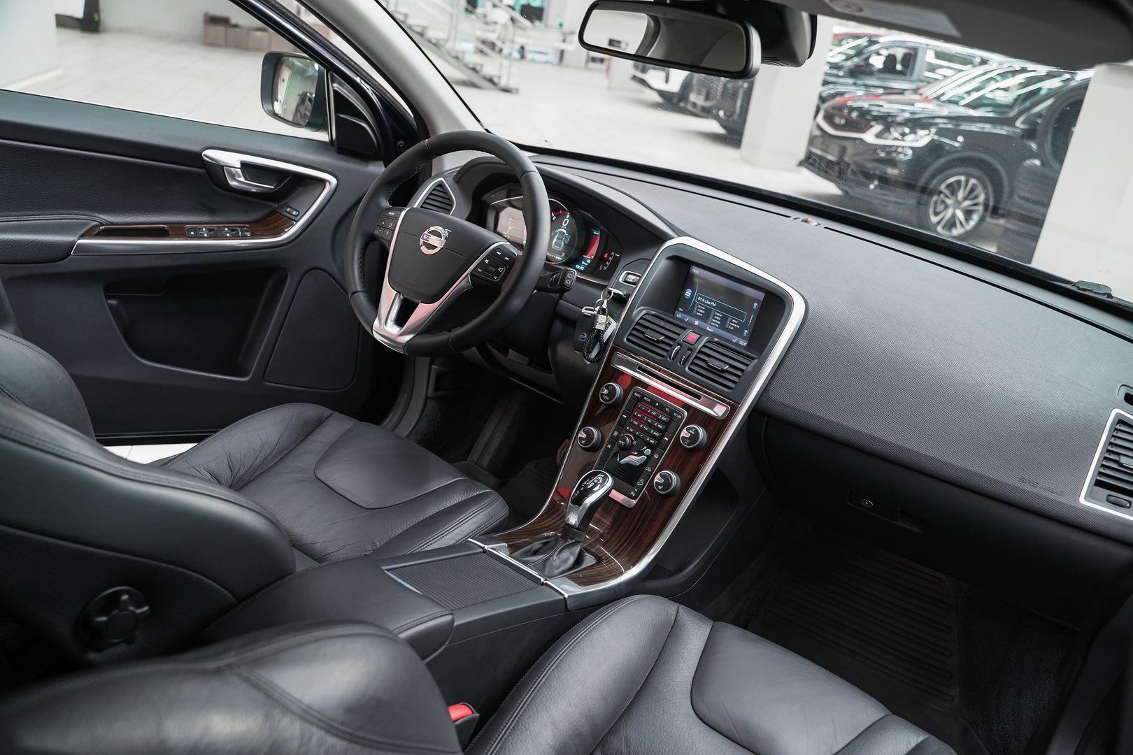 Volvo XC60 2013, синий, ДЦ Орехово