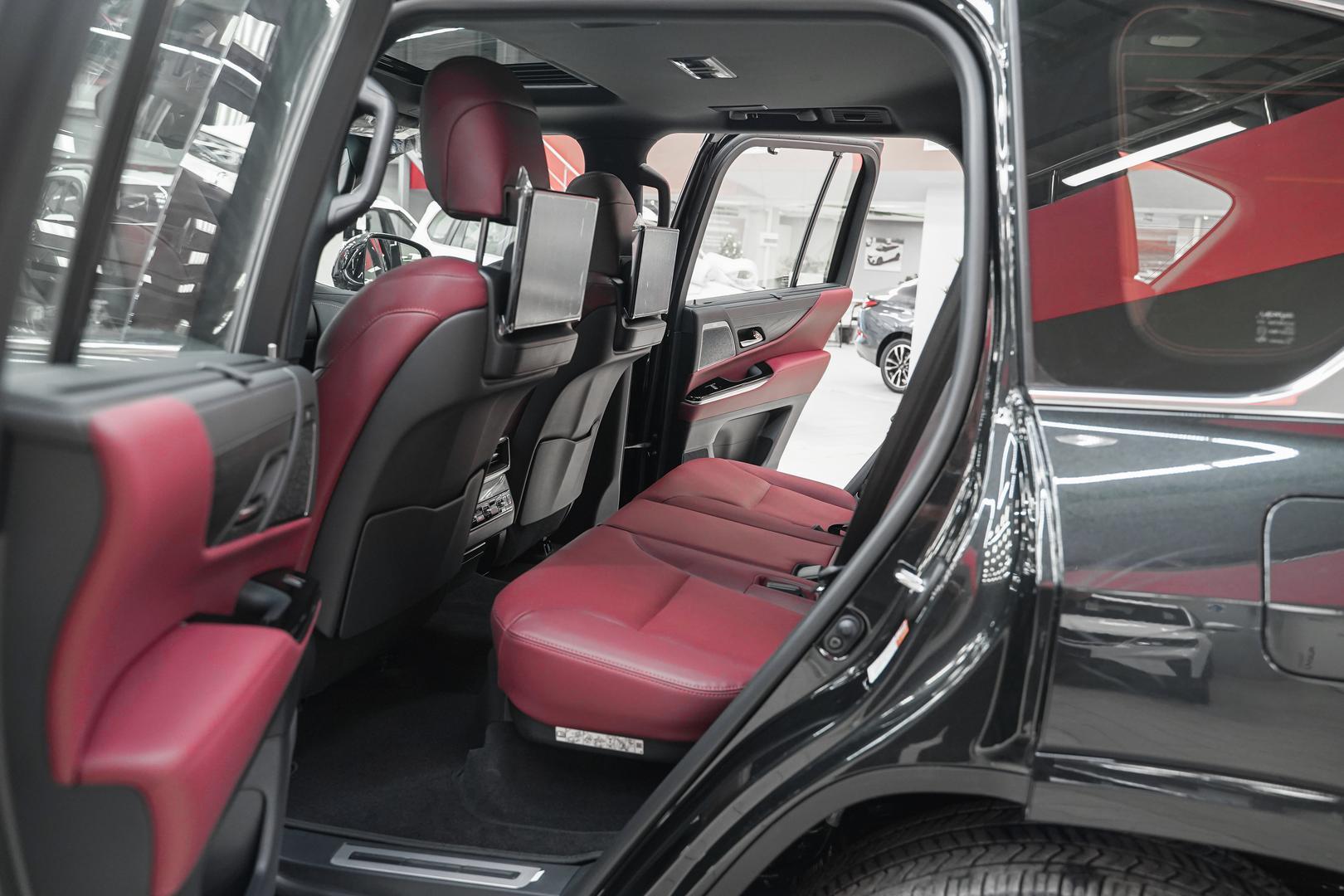 Lexus LX 2025, черный, ДЦ Орехово