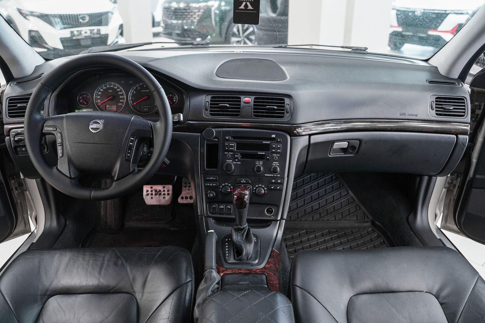 Volvo S80 2003, золотой, ДЦ Орехово