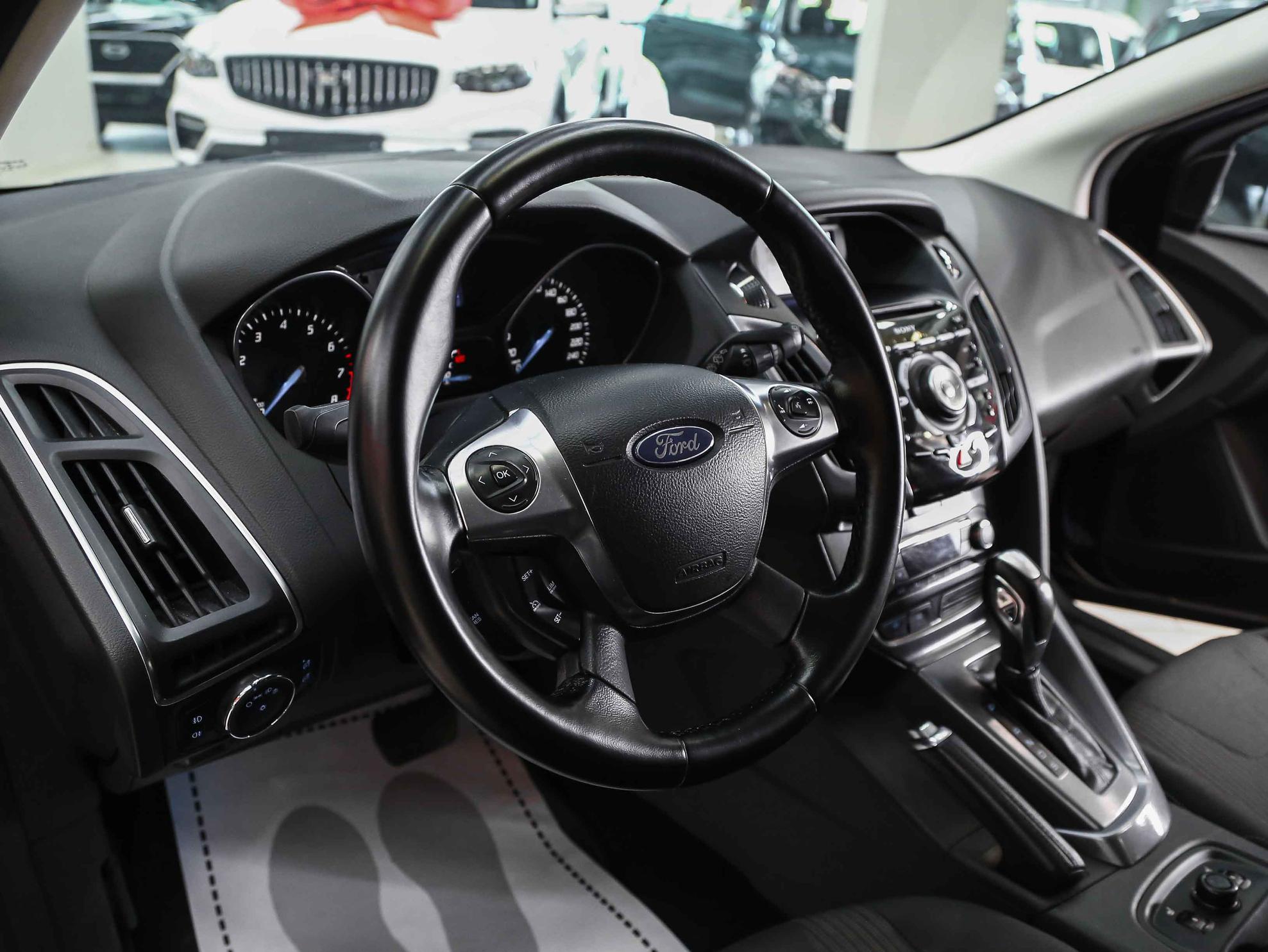 Ford Focus 2013, синий, ДЦ Орехово