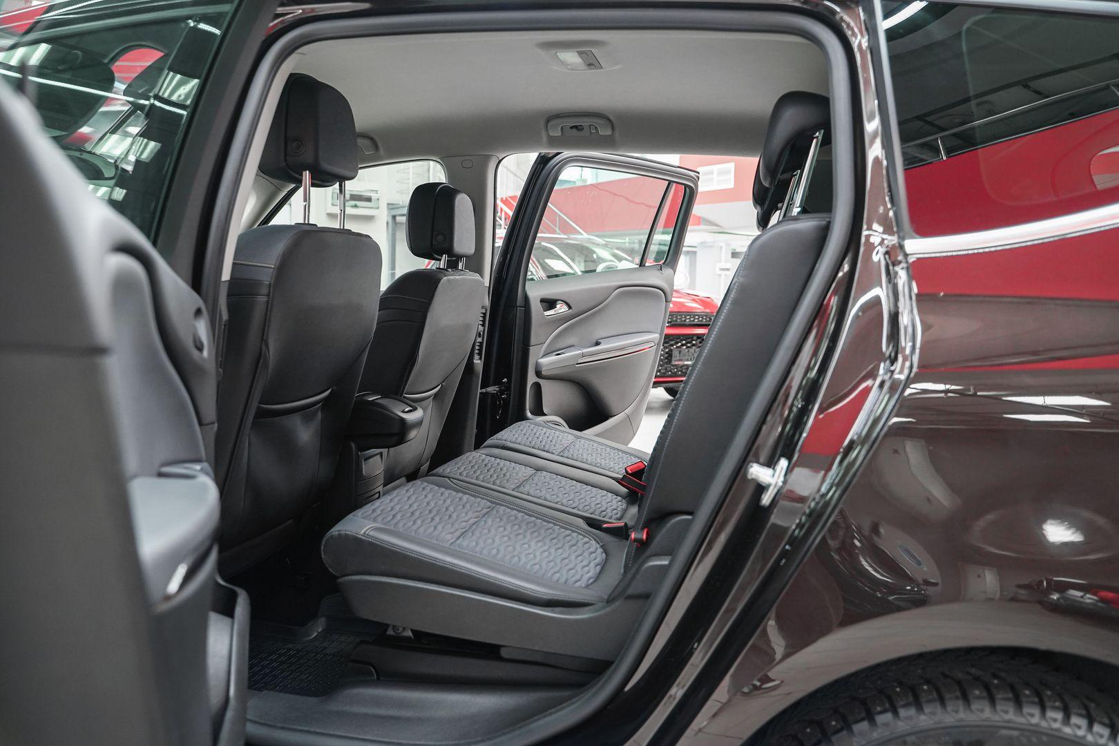 Opel Zafira 2013, коричневый, ДЦ Орехово
