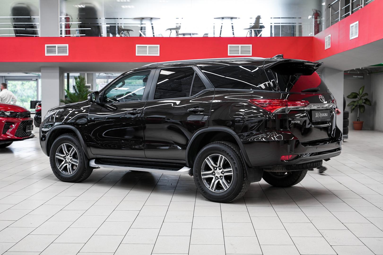 Toyota Fortuner 2017, коричневый, ДЦ Орехово