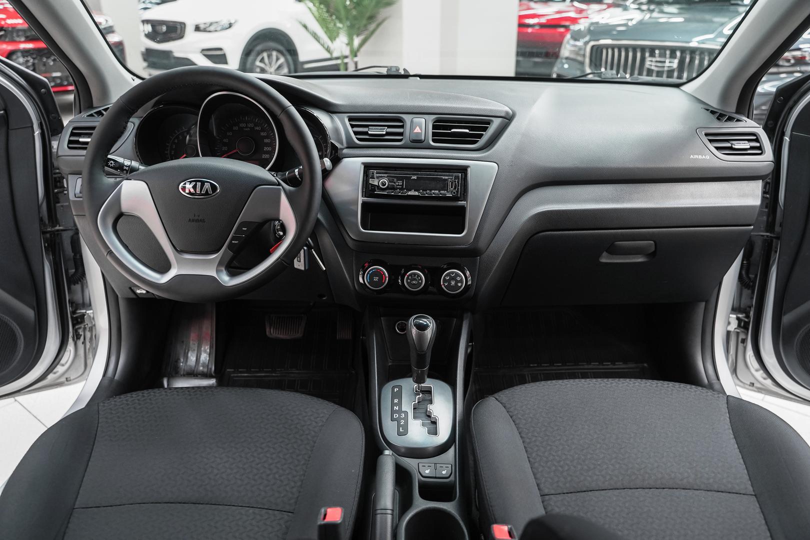 Kia Rio 2015, серебряный, ДЦ Орехово