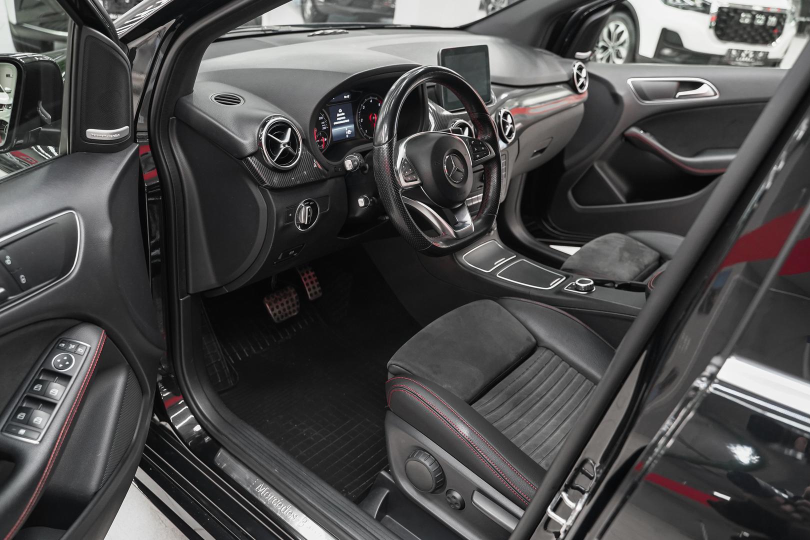 Mercedes-Benz B-Класс 2018, черный, ДЦ Орехово