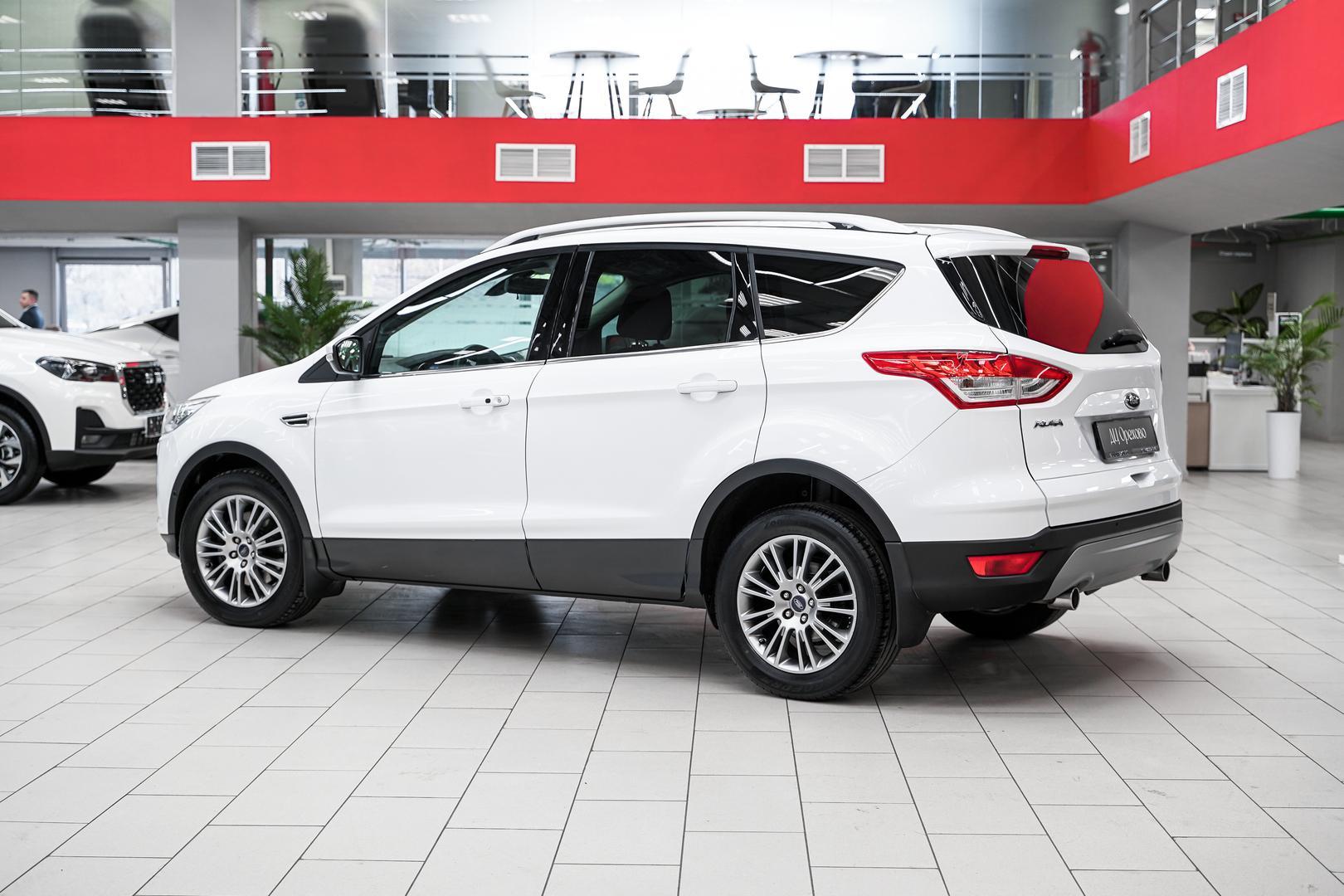 Ford Kuga 2013, белый, ДЦ Орехово