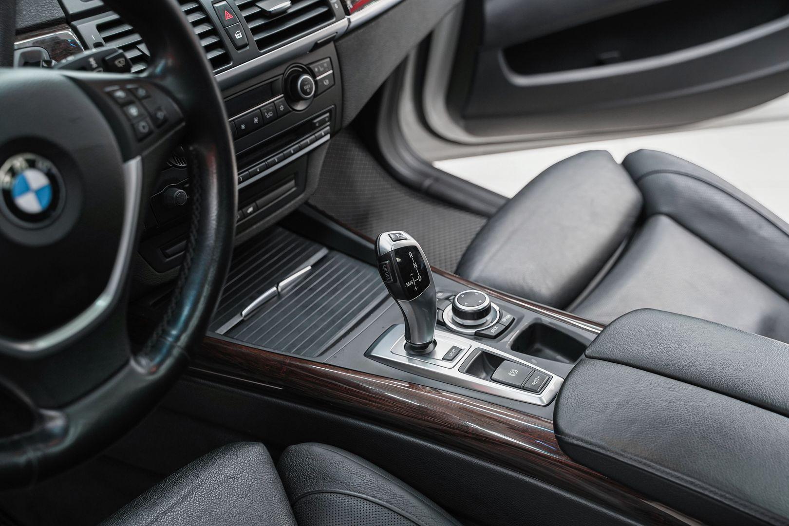 BMW X5 2011, белый, ДЦ Орехово
