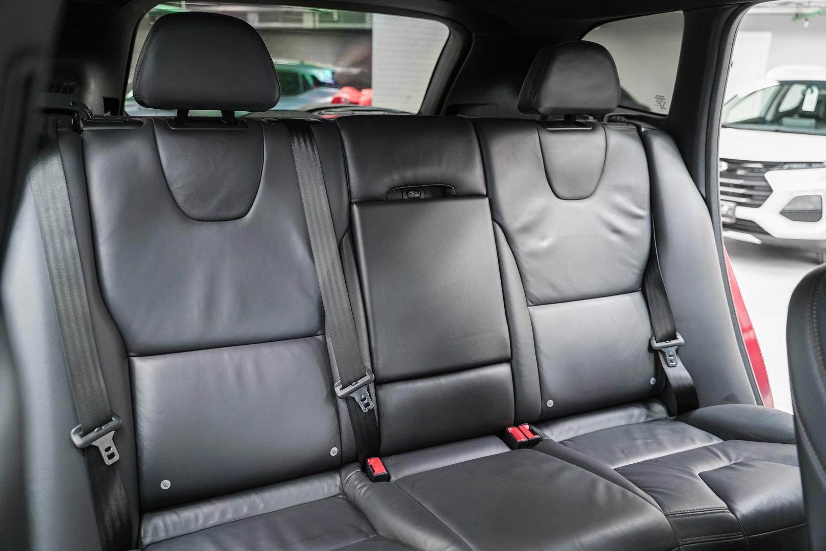 Volvo XC60 2013, красный, ДЦ Орехово