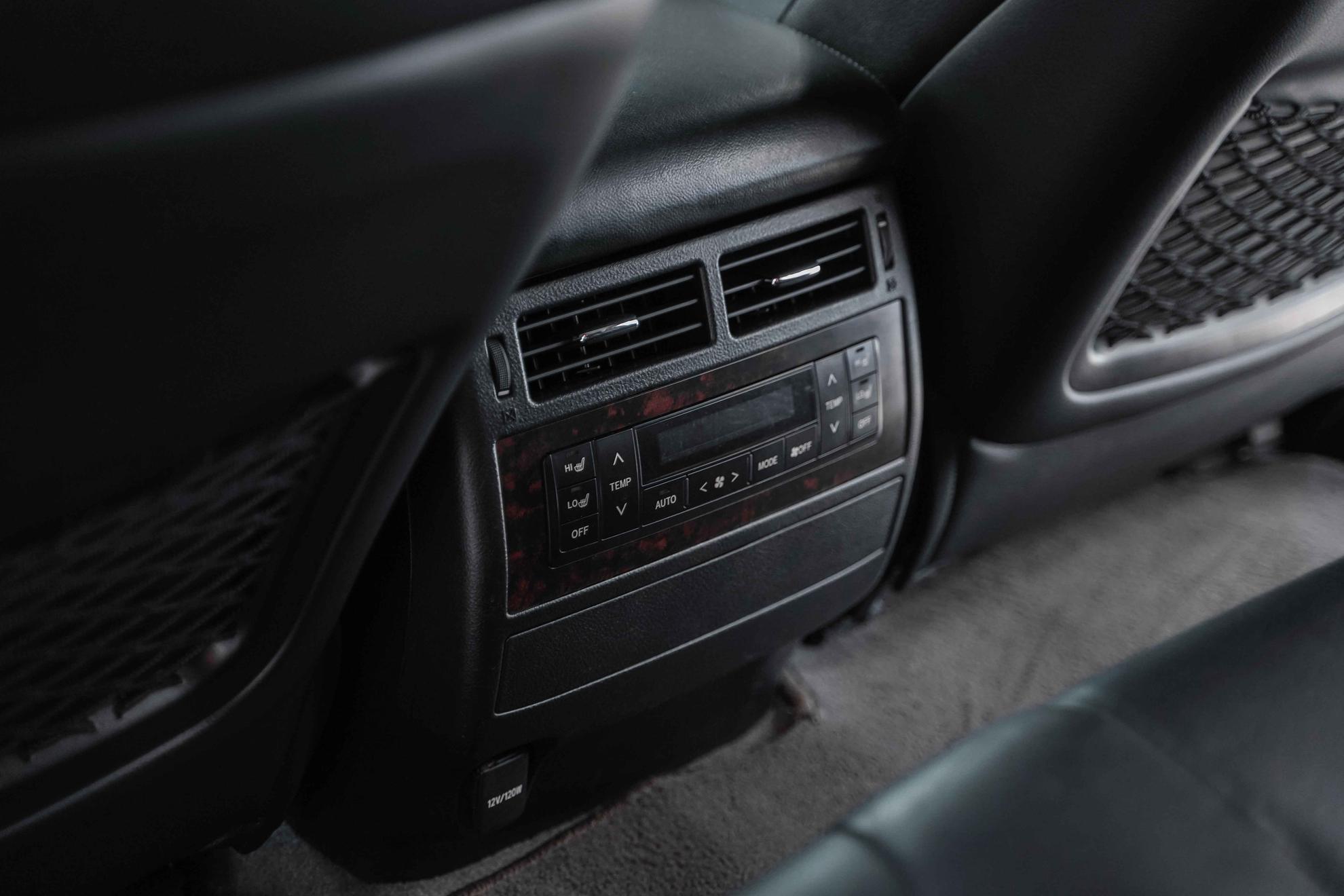 Toyota Land Cruiser 2012, черный, ДЦ Орехово