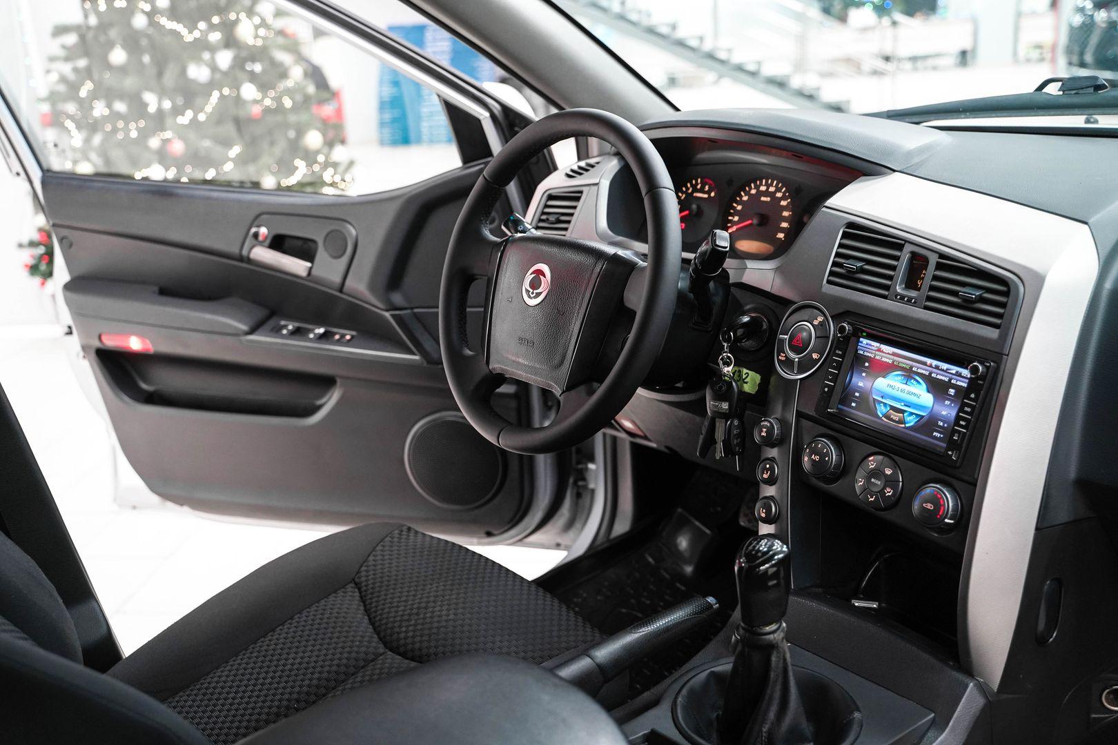 SsangYong Kyron 2013, серебряный, ДЦ Орехово