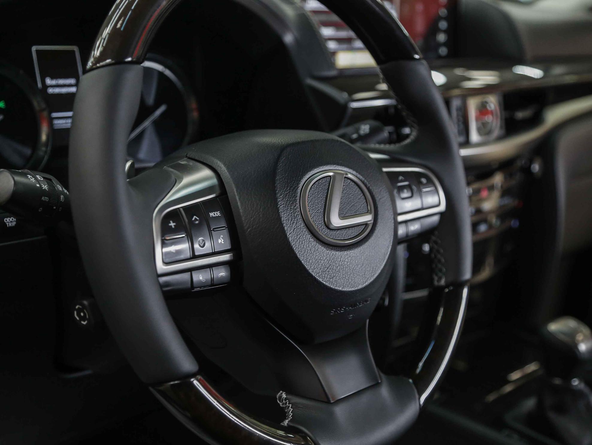 Lexus LX 2015, черный, ДЦ Орехово