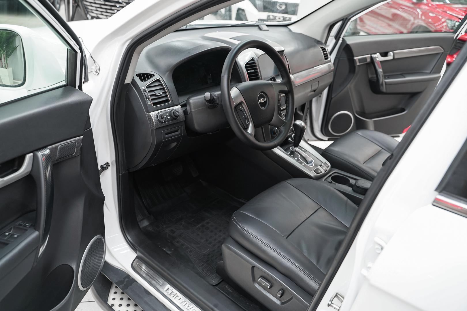 Chevrolet Captiva 2012, белый, ДЦ Орехово