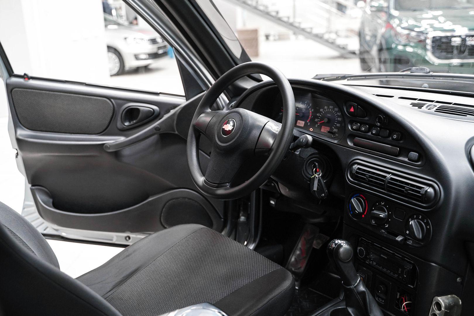 Chevrolet Niva 2013, серый, ДЦ Орехово