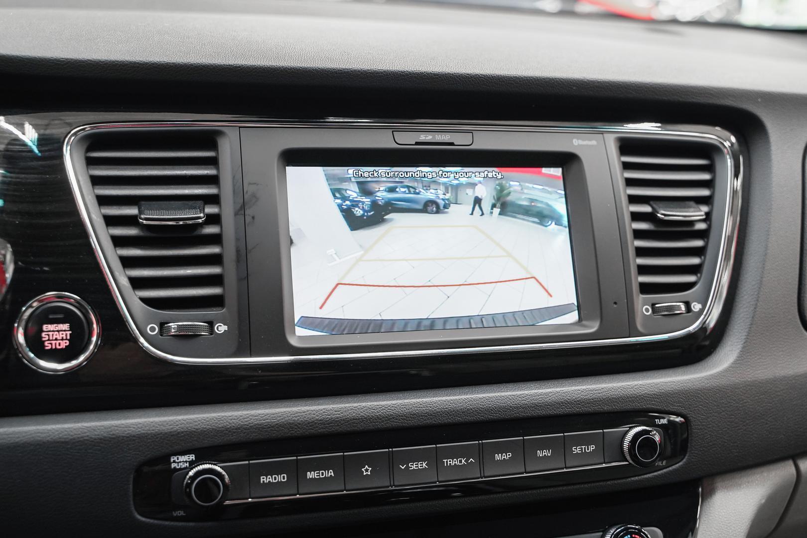 Kia Carnival 2018, белый, ДЦ Орехово