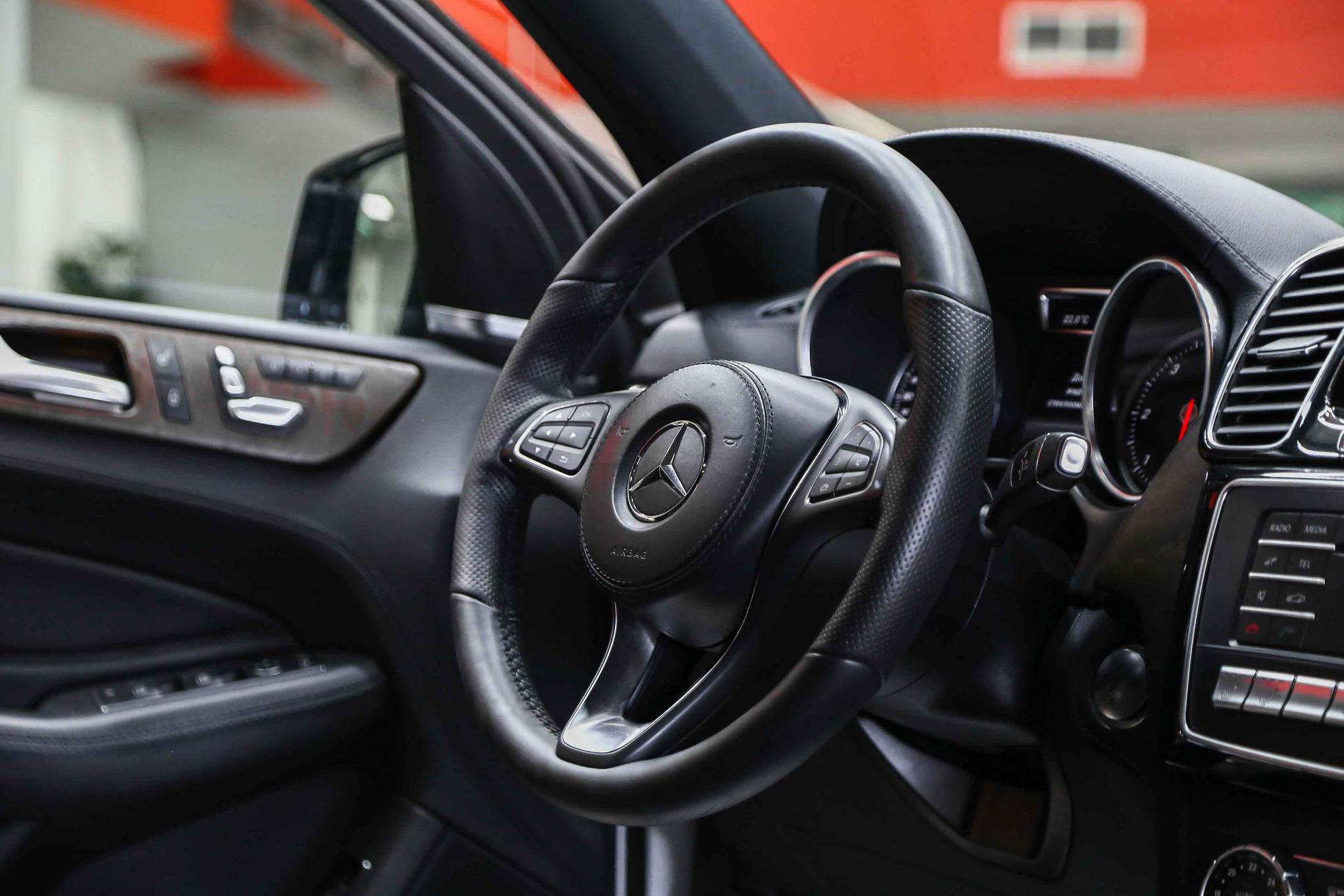 Mercedes-Benz GLS 2017, белый, ДЦ Орехово