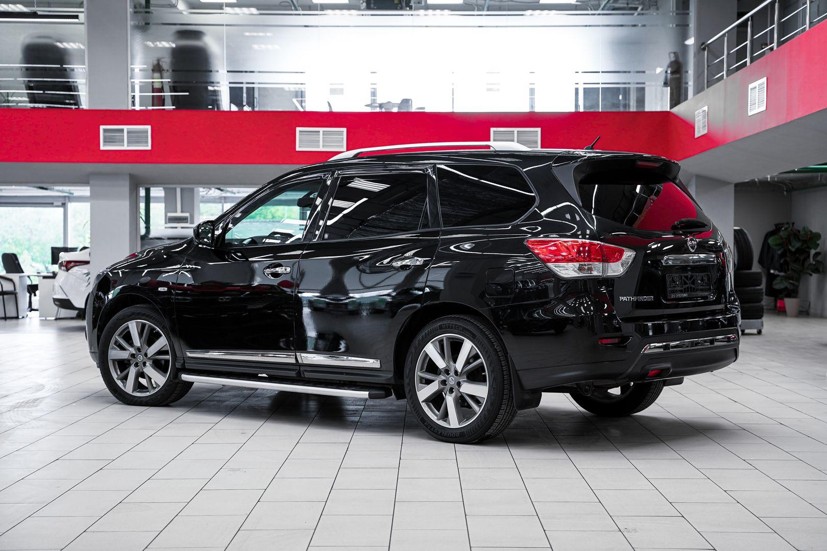 Nissan Pathfinder 2016, черный, ДЦ Орехово