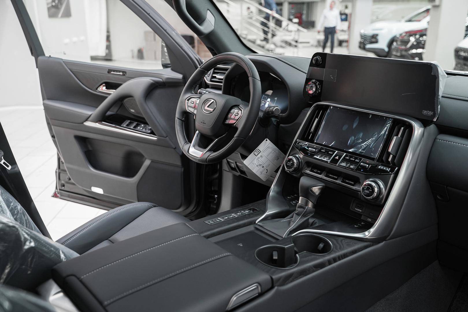 Lexus LX 2025, черный, ДЦ Орехово