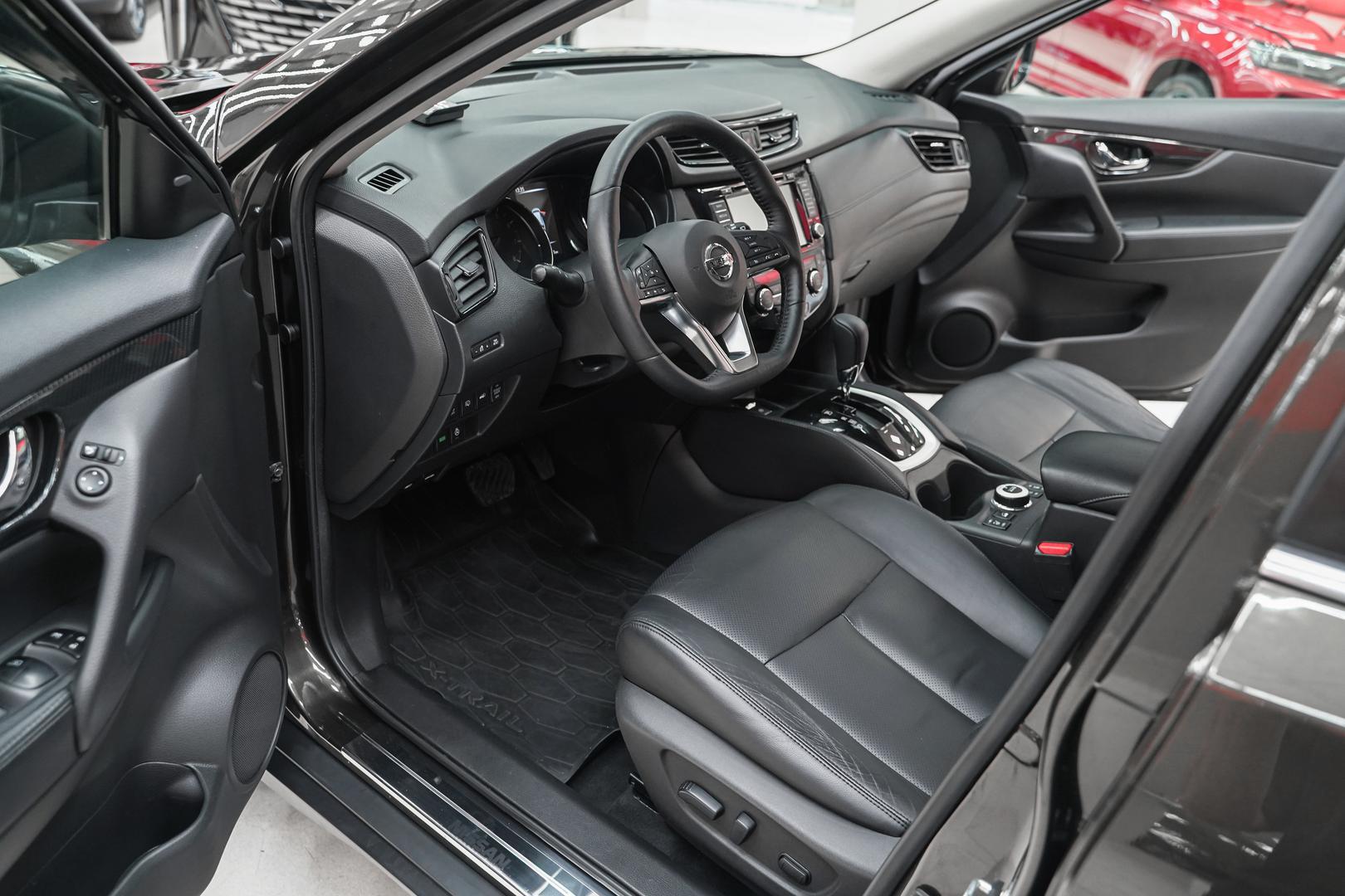 Nissan X-Trail 2018, зеленый, ДЦ Орехово