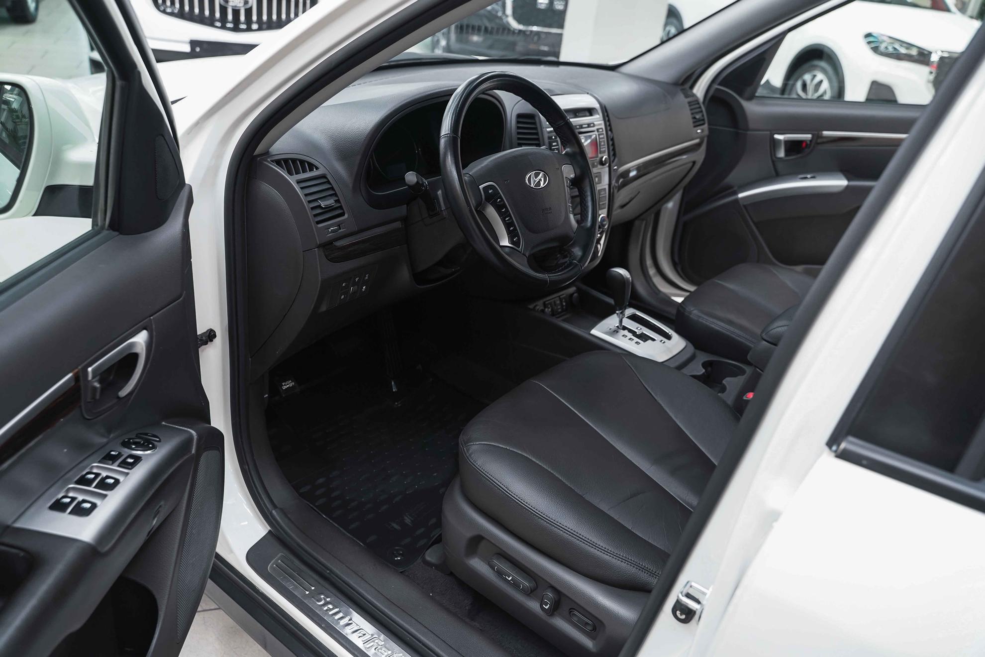 Hyundai Santa Fe 2010, белый, ДЦ Орехово