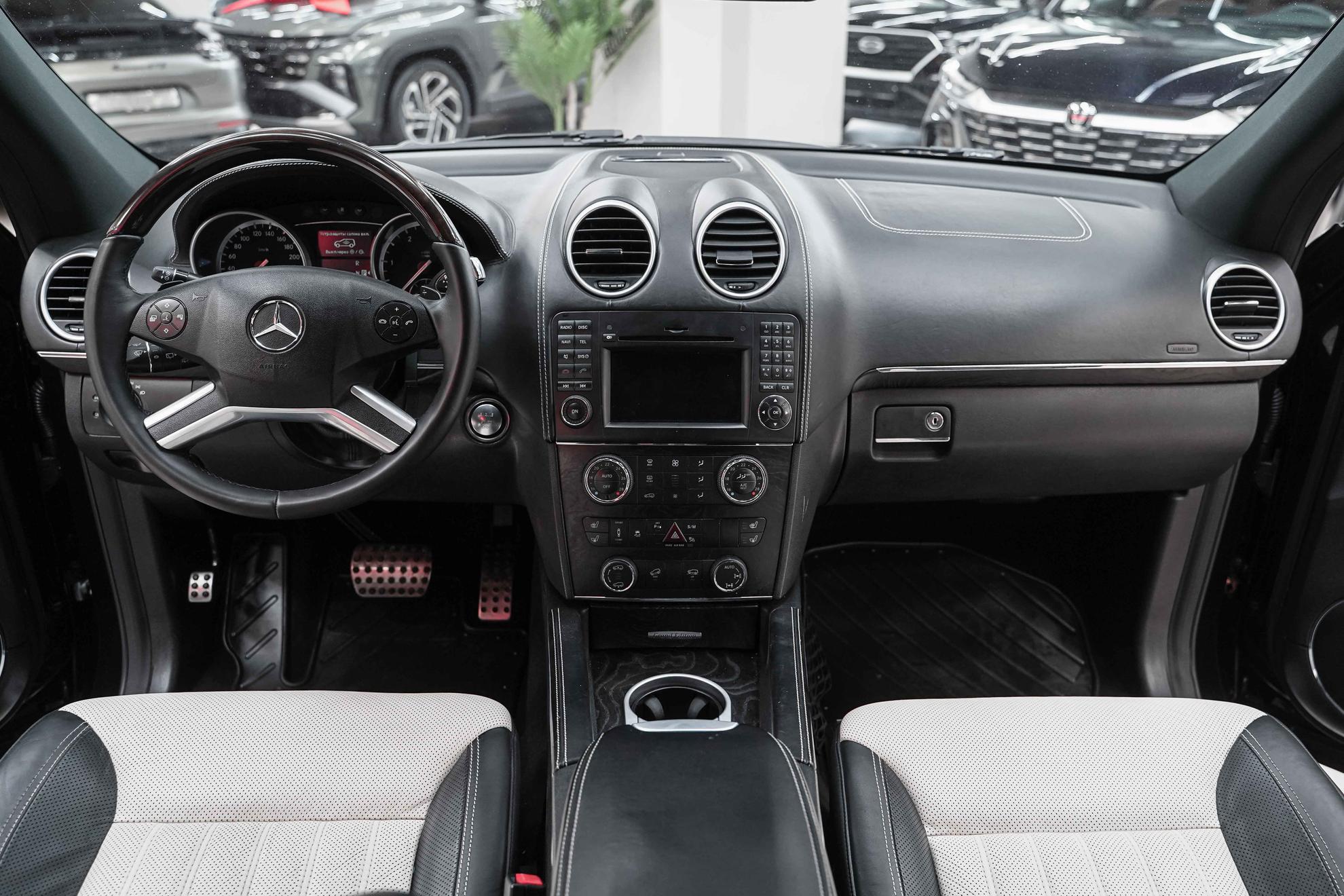 Mercedes-Benz GL-Класс 2012, черный, ДЦ Орехово
