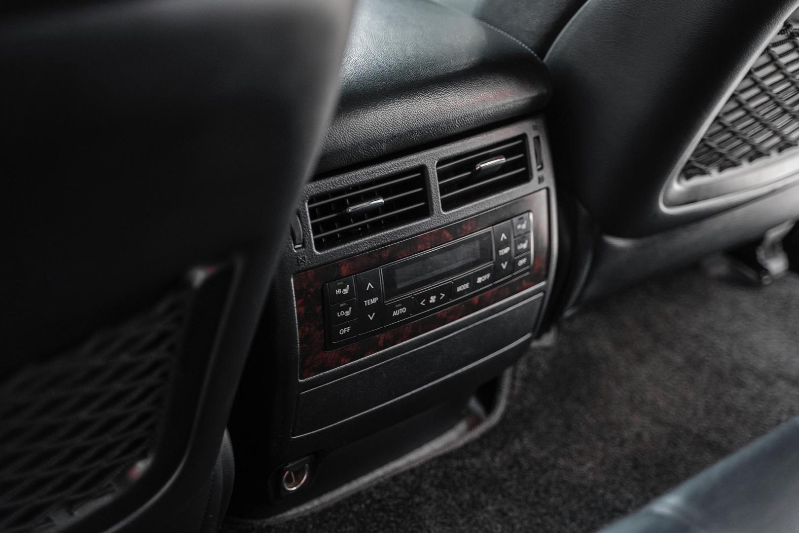 Toyota Land Cruiser 2012, белый, ДЦ Орехово