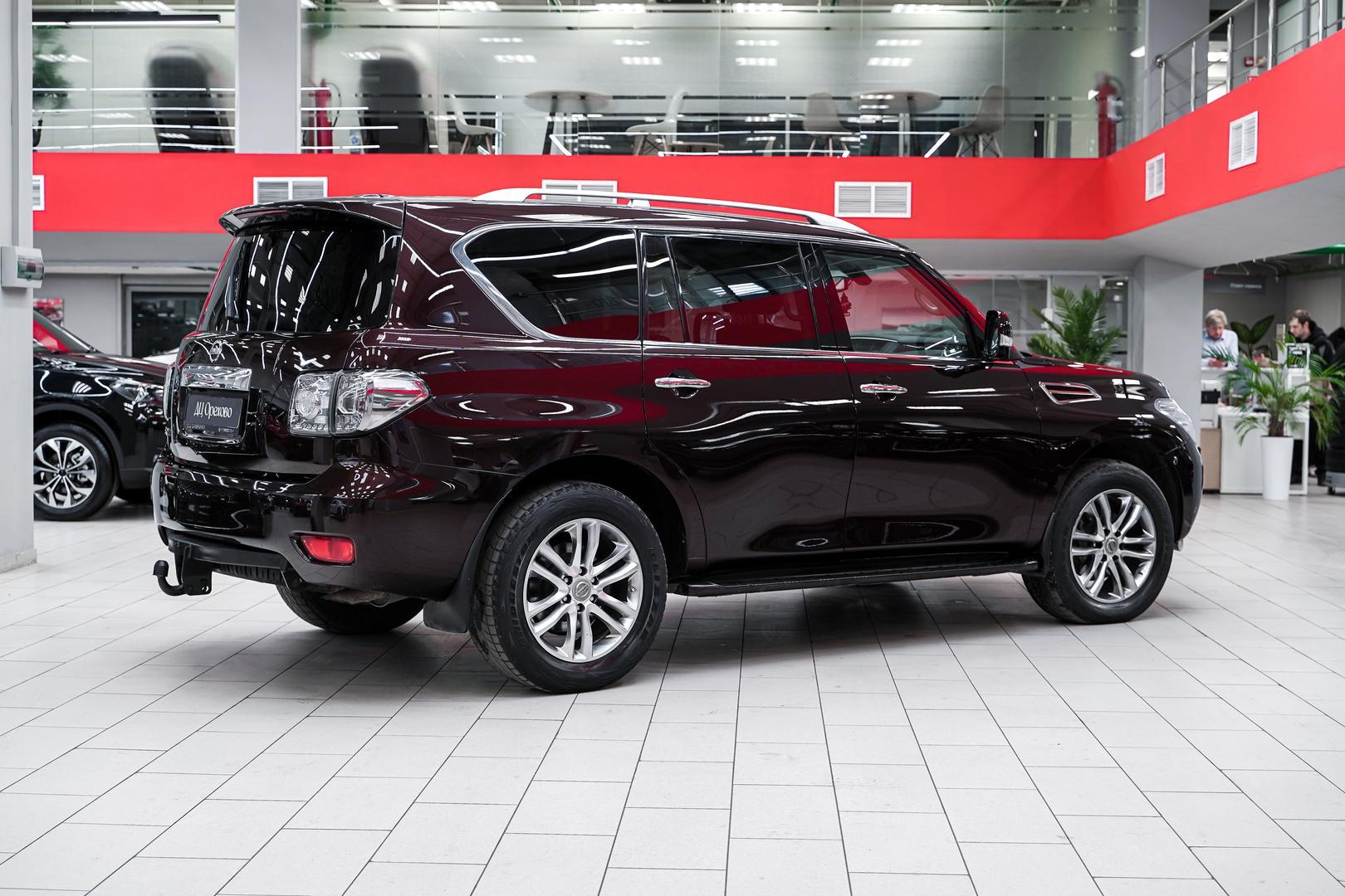 Nissan Patrol 2013, красный, ДЦ Орехово