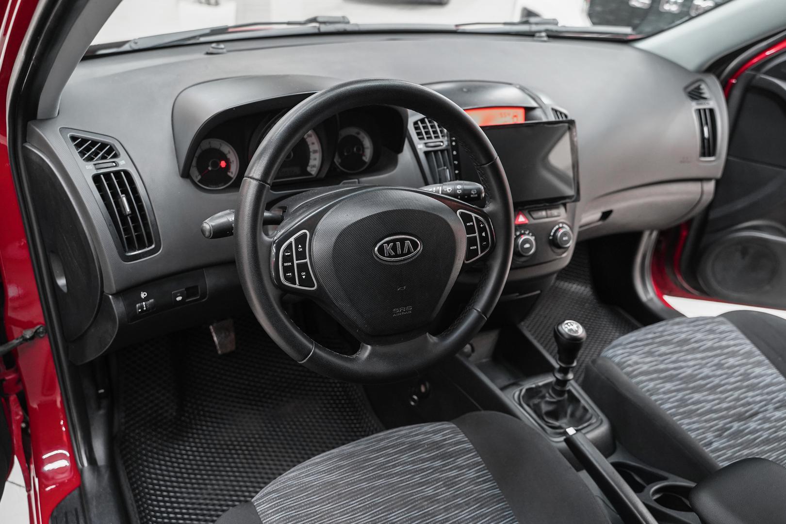 Kia Ceed 2008, красный, ДЦ Орехово