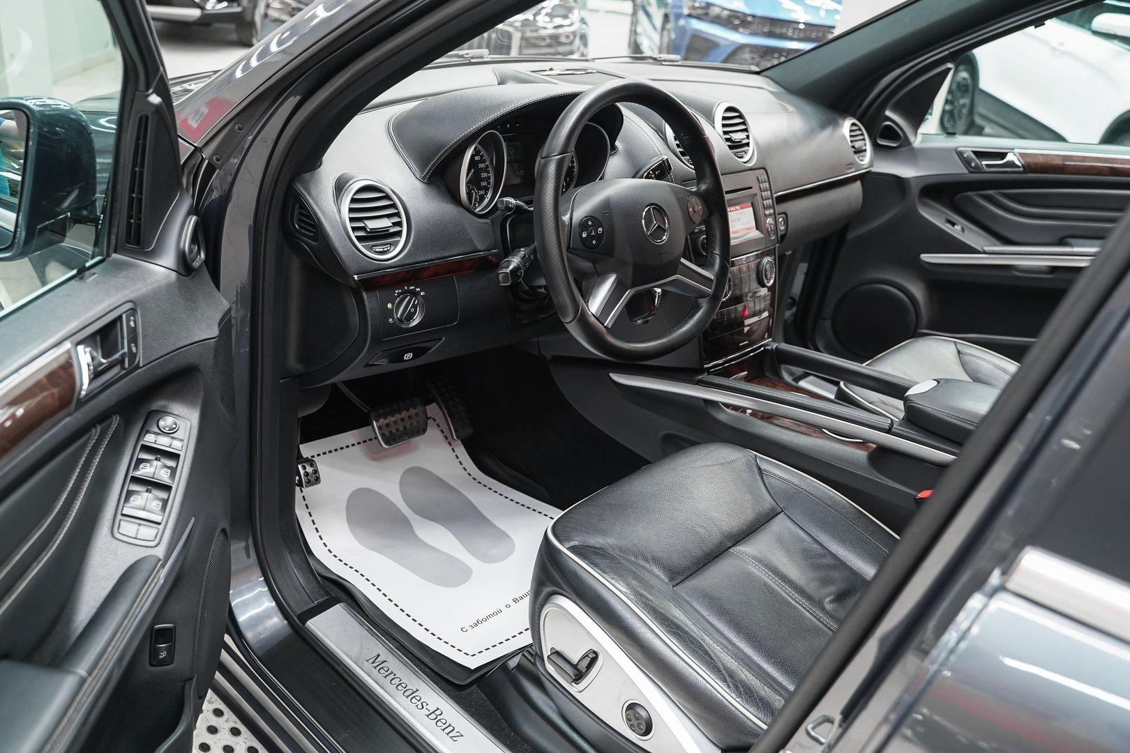 Mercedes-Benz M-Класс 2011, серый, ДЦ Орехово