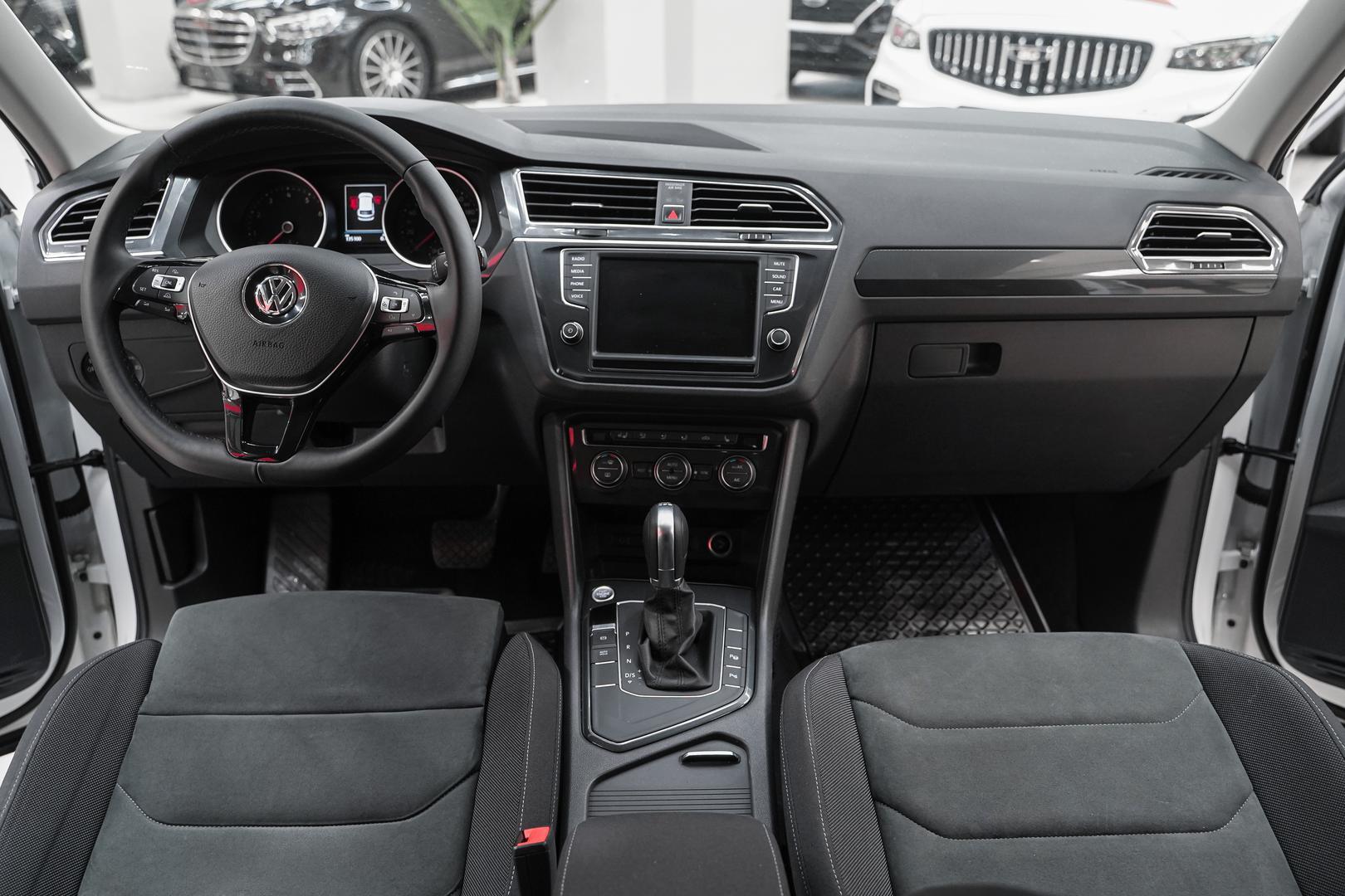 Volkswagen Tiguan 2017, белый, ДЦ Орехово