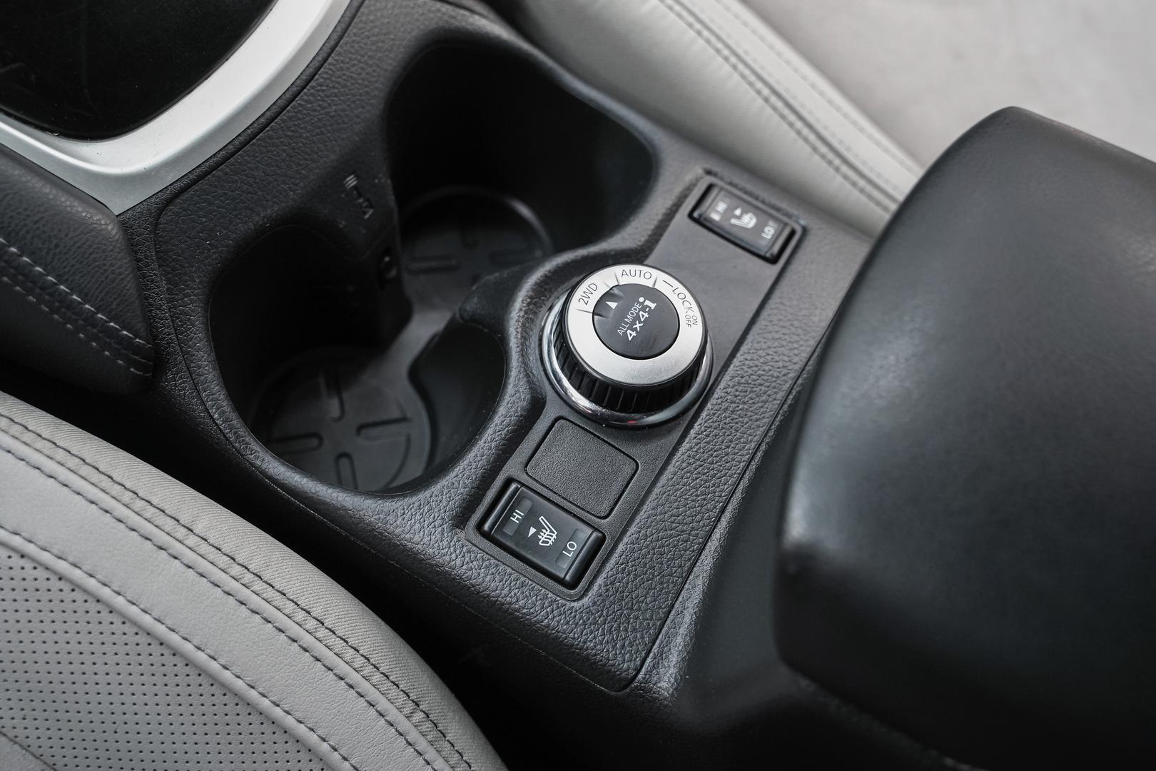 Nissan Qashqai 2016, синий, ДЦ Орехово