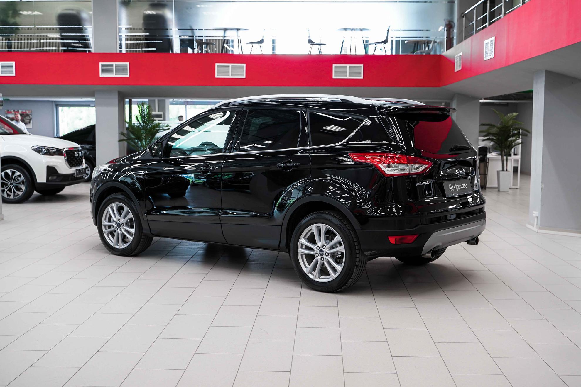 Ford Kuga 2016, черный, ДЦ Орехово