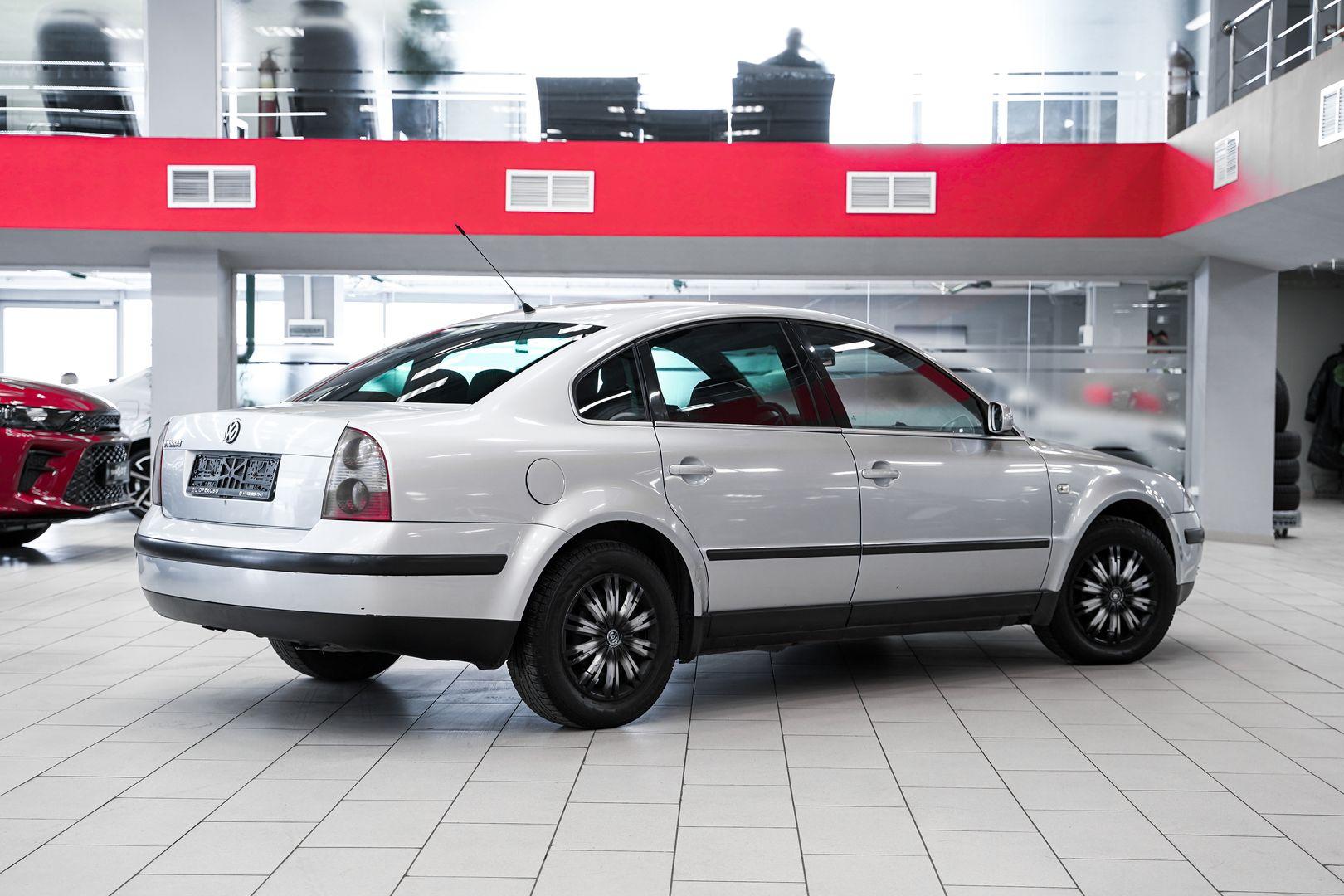 Volkswagen Passat 2001, серебряный, ДЦ Орехово
