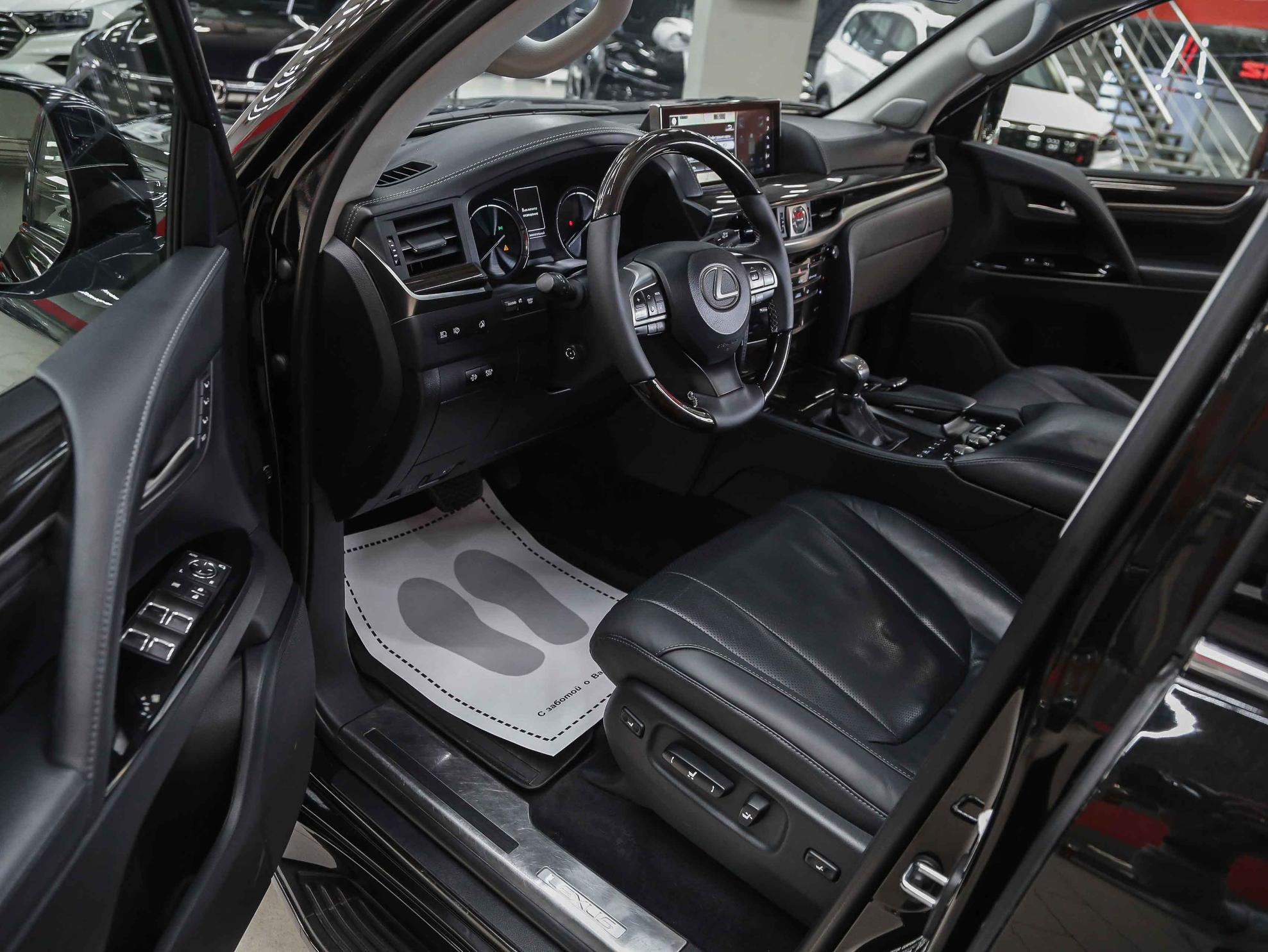 Lexus LX 2015, черный, ДЦ Орехово