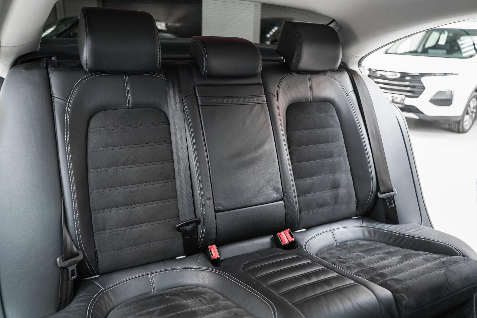 Volkswagen Passat CC 2012, белый, ДЦ Орехово