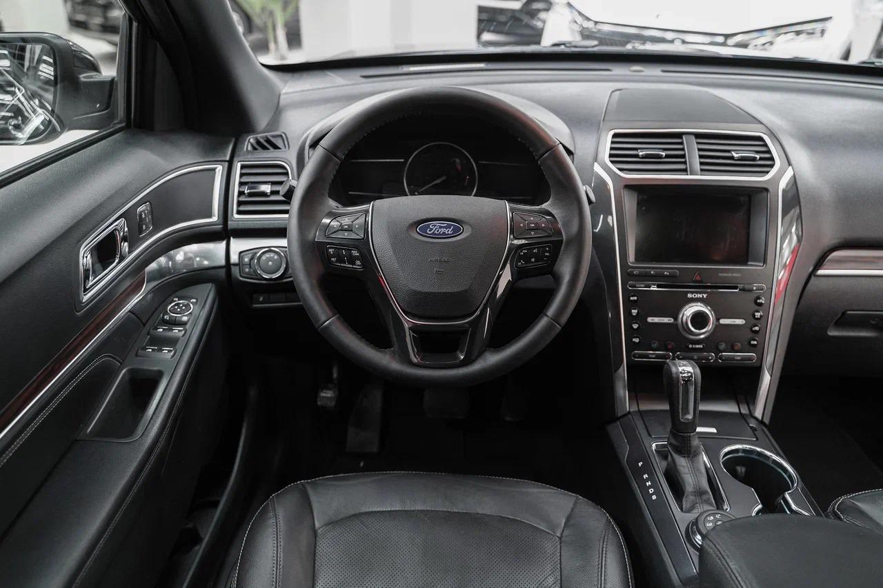 Ford Explorer 2016, черный, ДЦ Орехово
