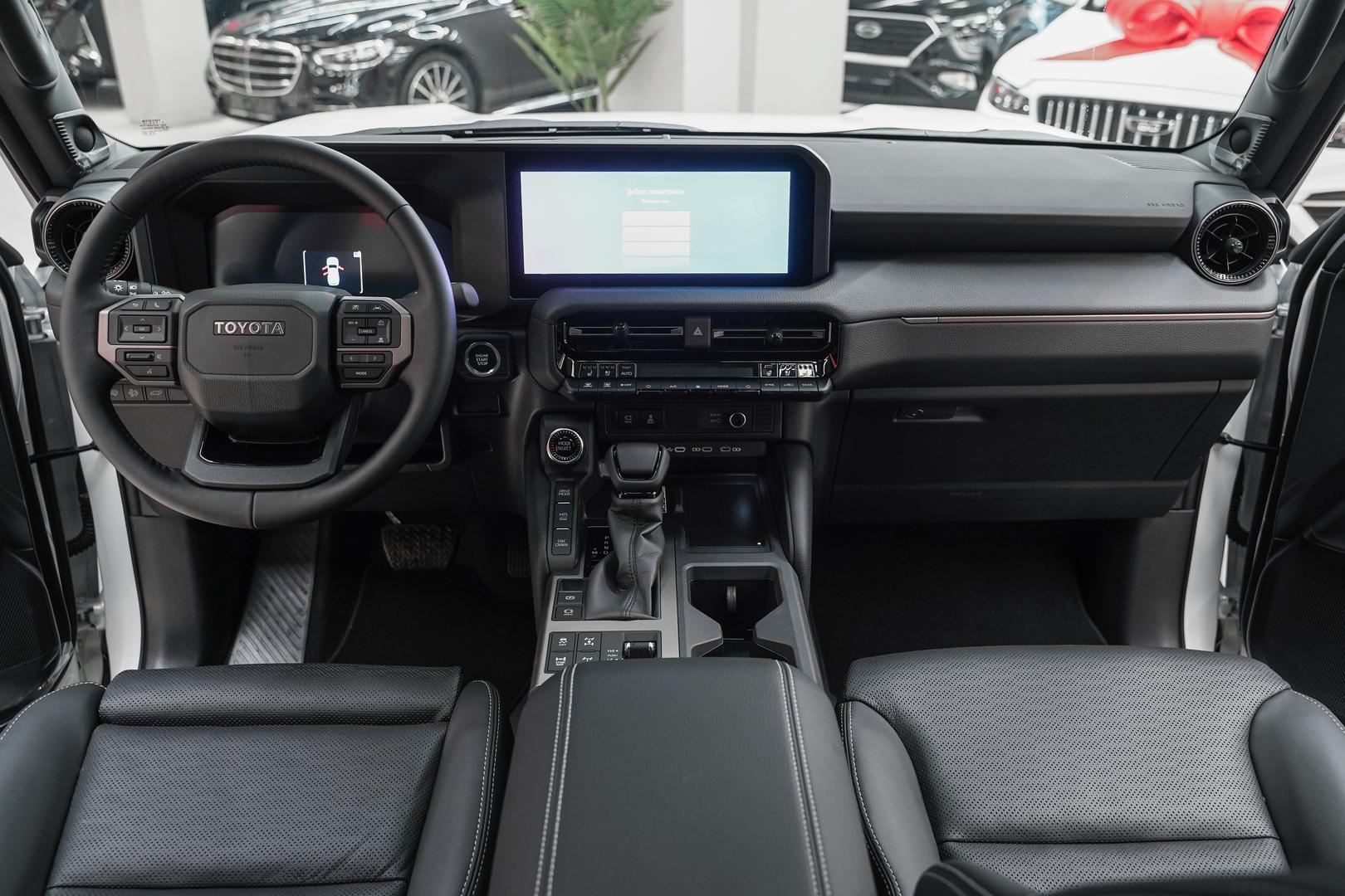 Toyota Land Cruiser Prado 2025, белый, ДЦ Орехово