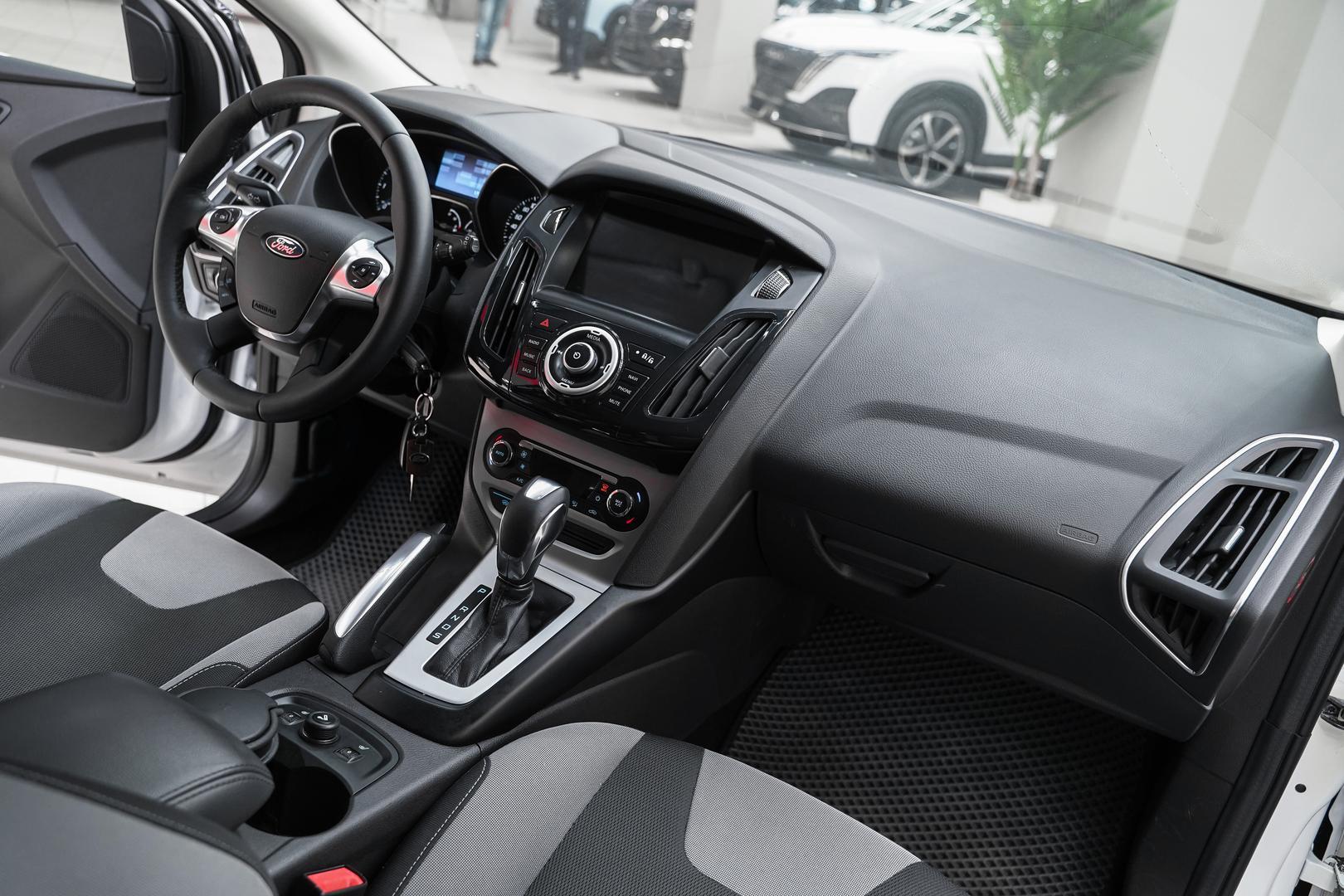 Ford Focus 2011, белый, ДЦ Орехово